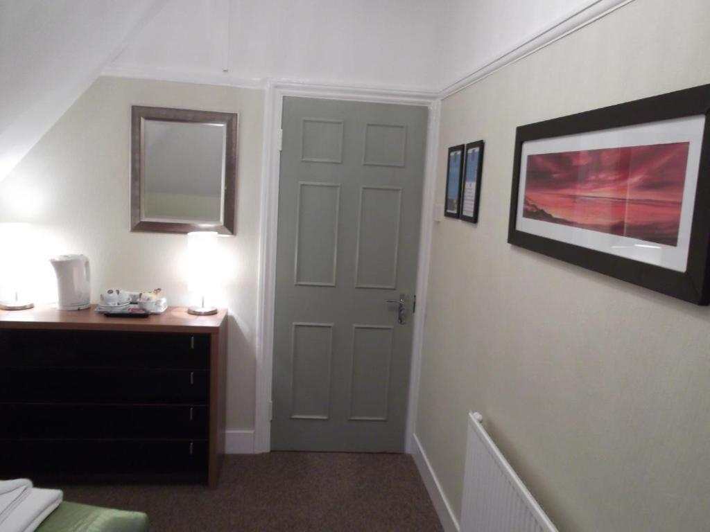 Double Room with Shared Bathroom photo 3