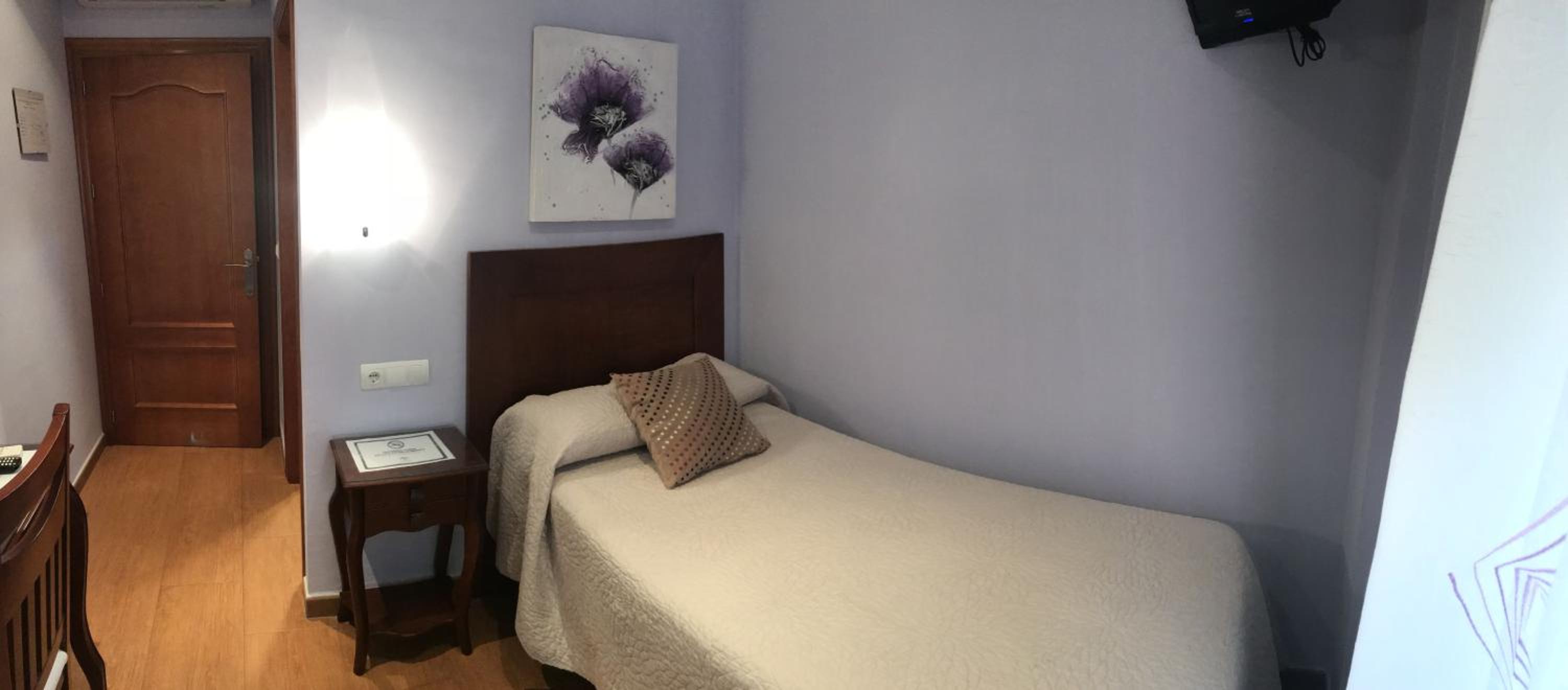 Single Room photo 3