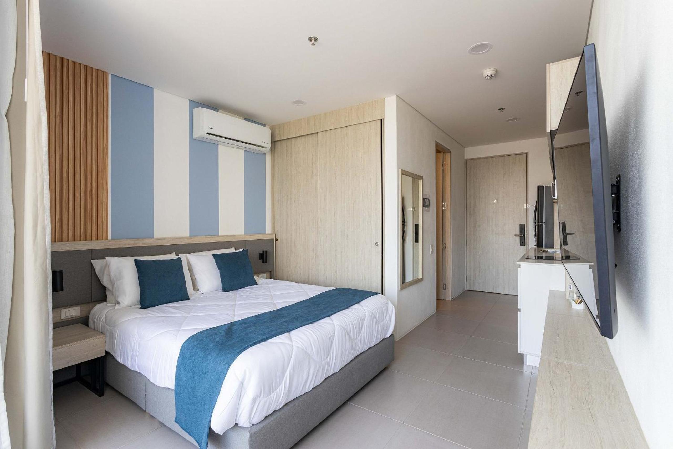 Studio with Spa Bath
