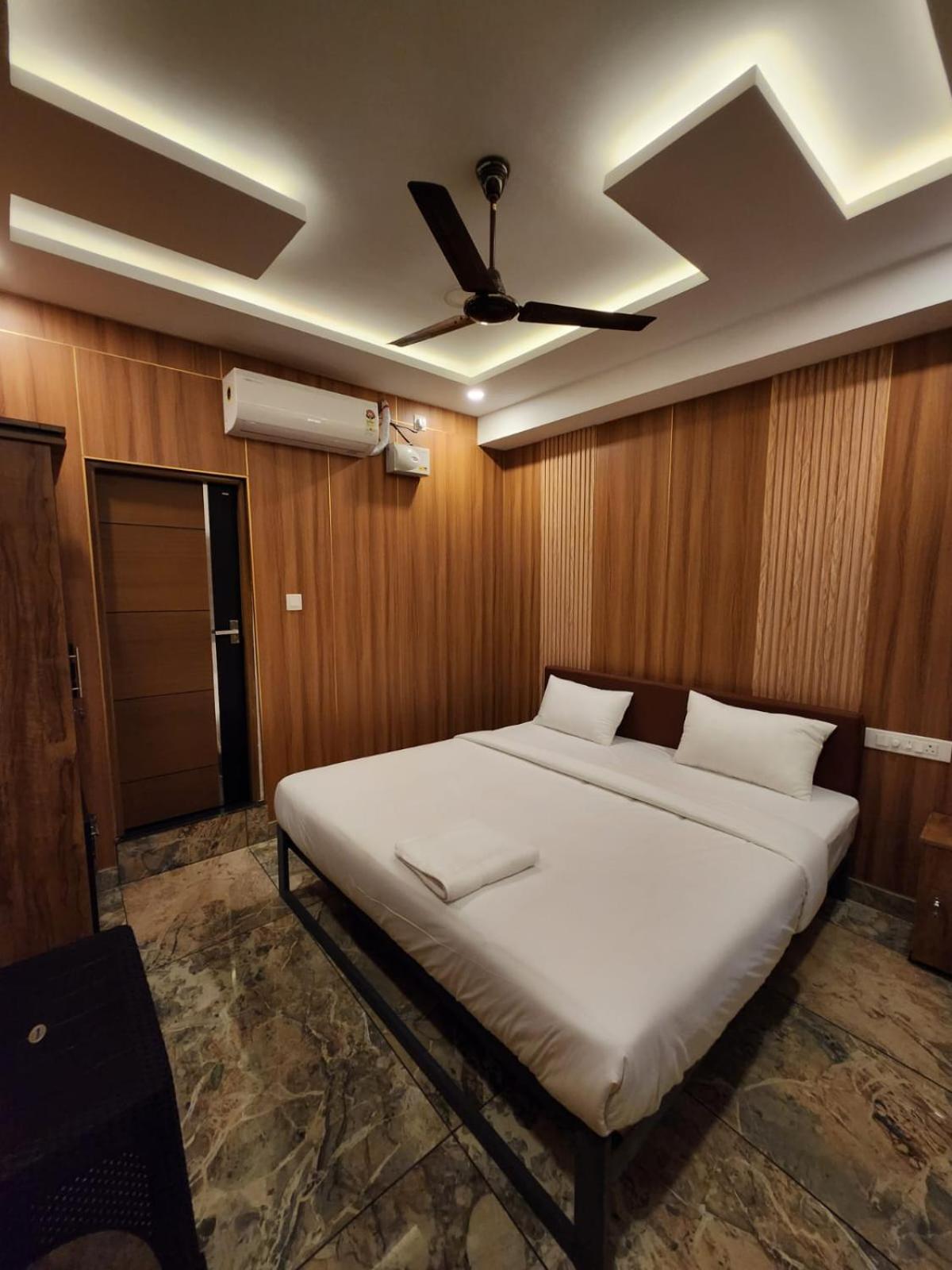 Double Room with Private Bathroom photo 3