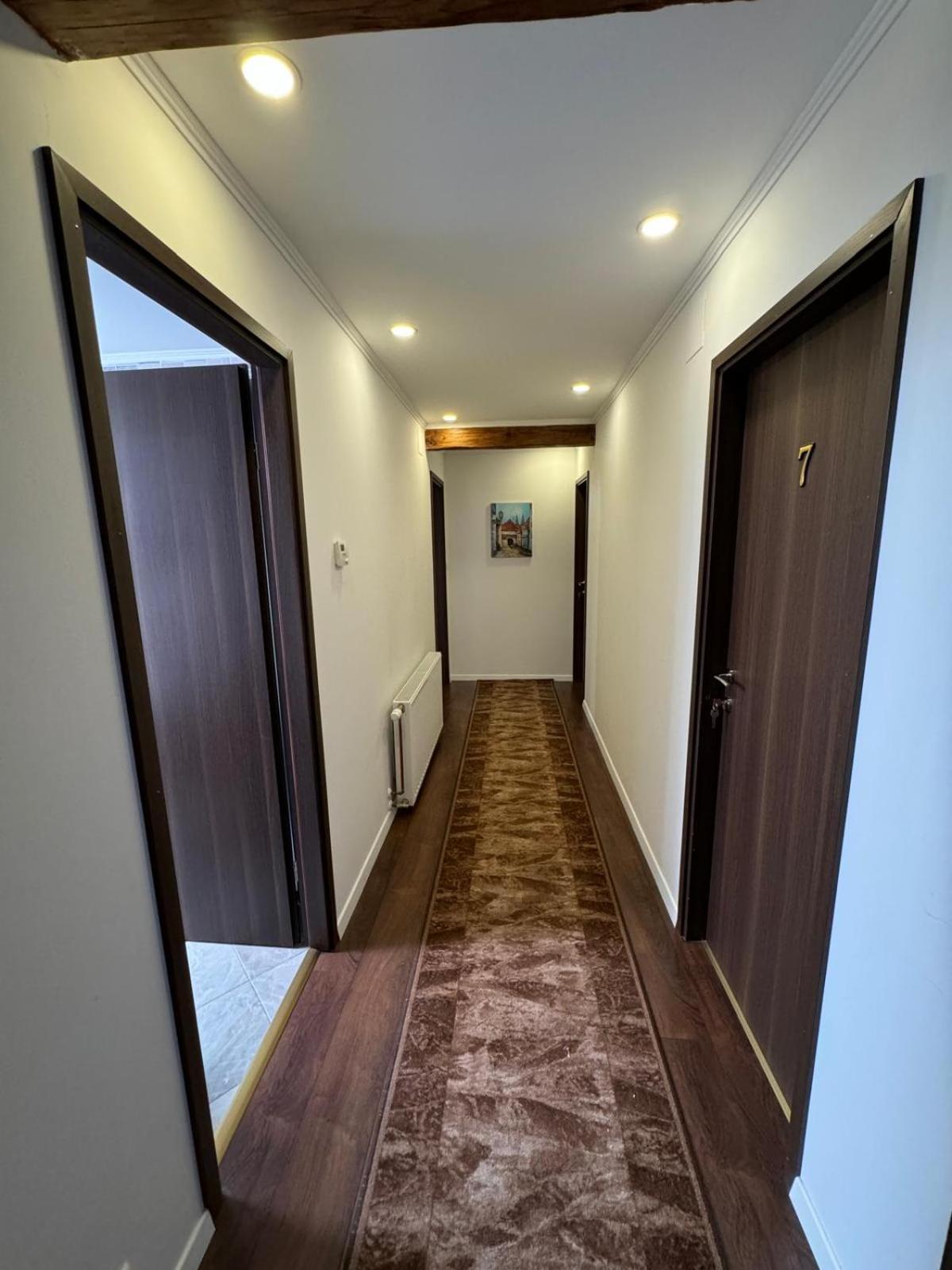 Double Room - Photo 2