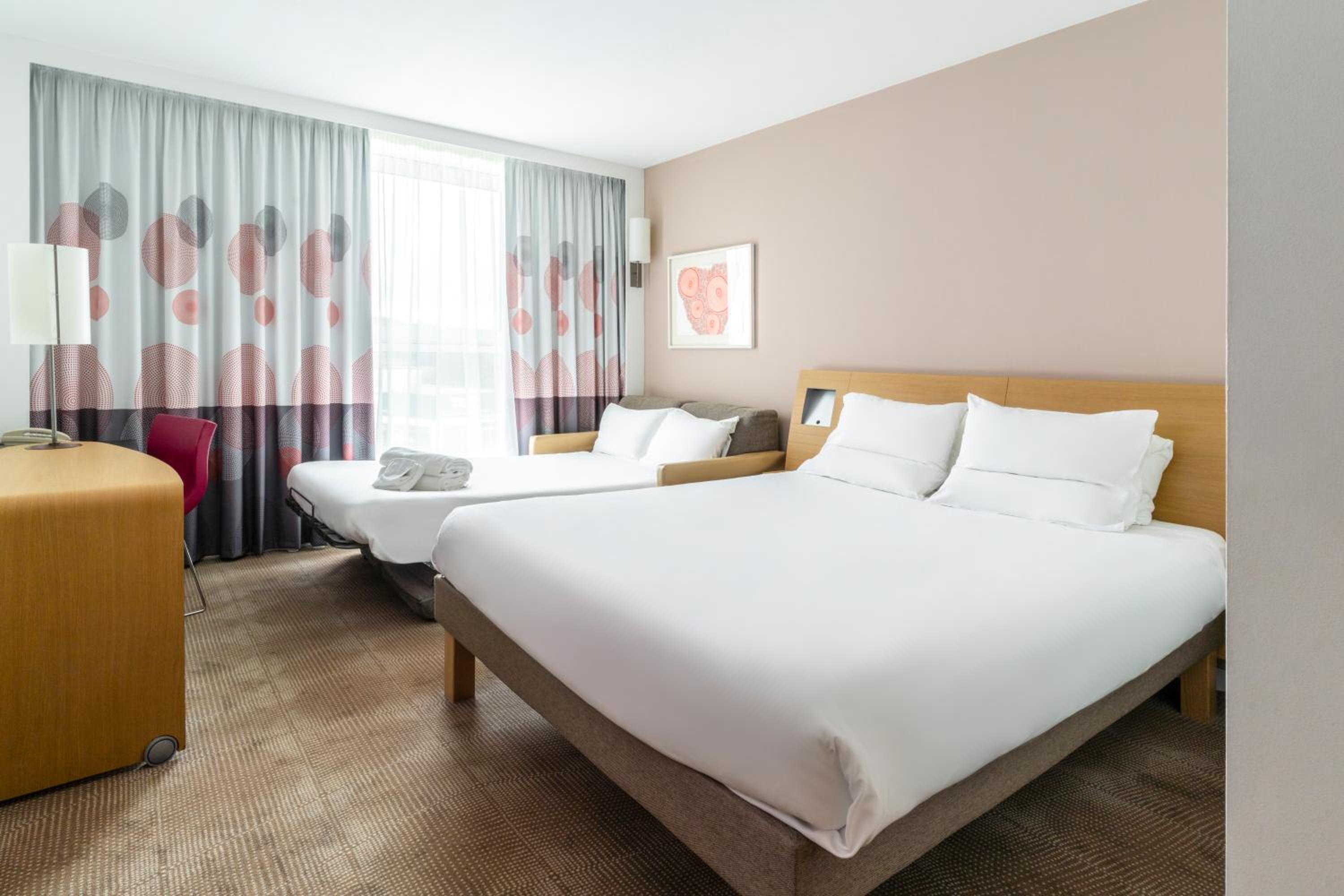 Deluxe Queen Room with Sofa
