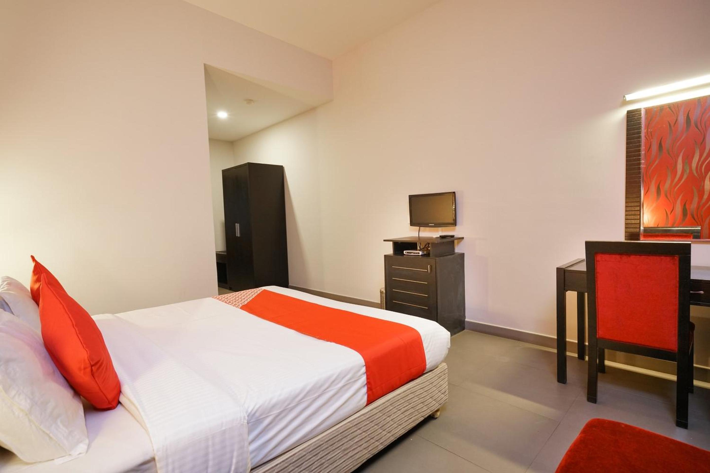 Classic Triple Room photo 2