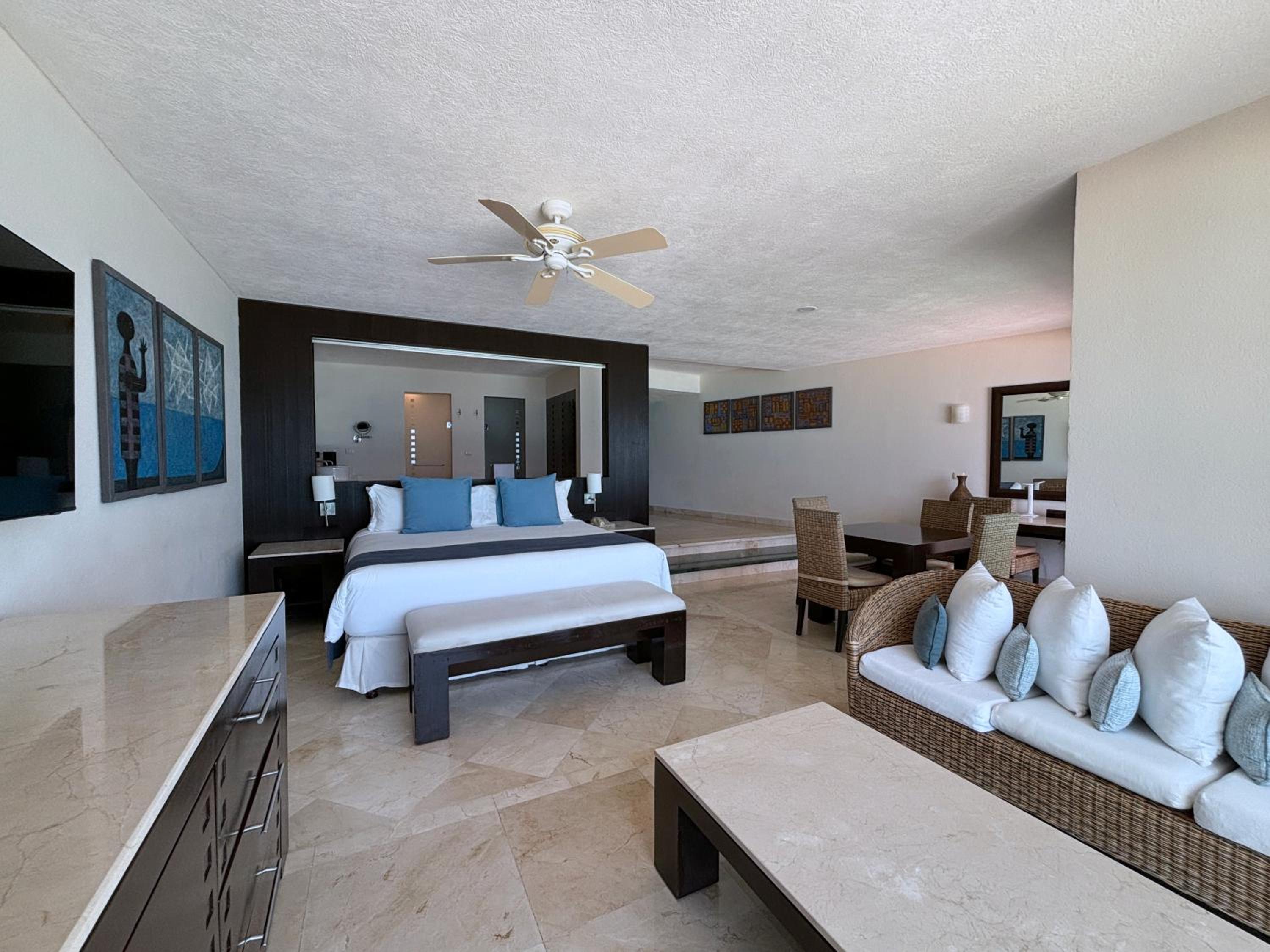 Royal Master Suite Jacuzzi (adults only +18)