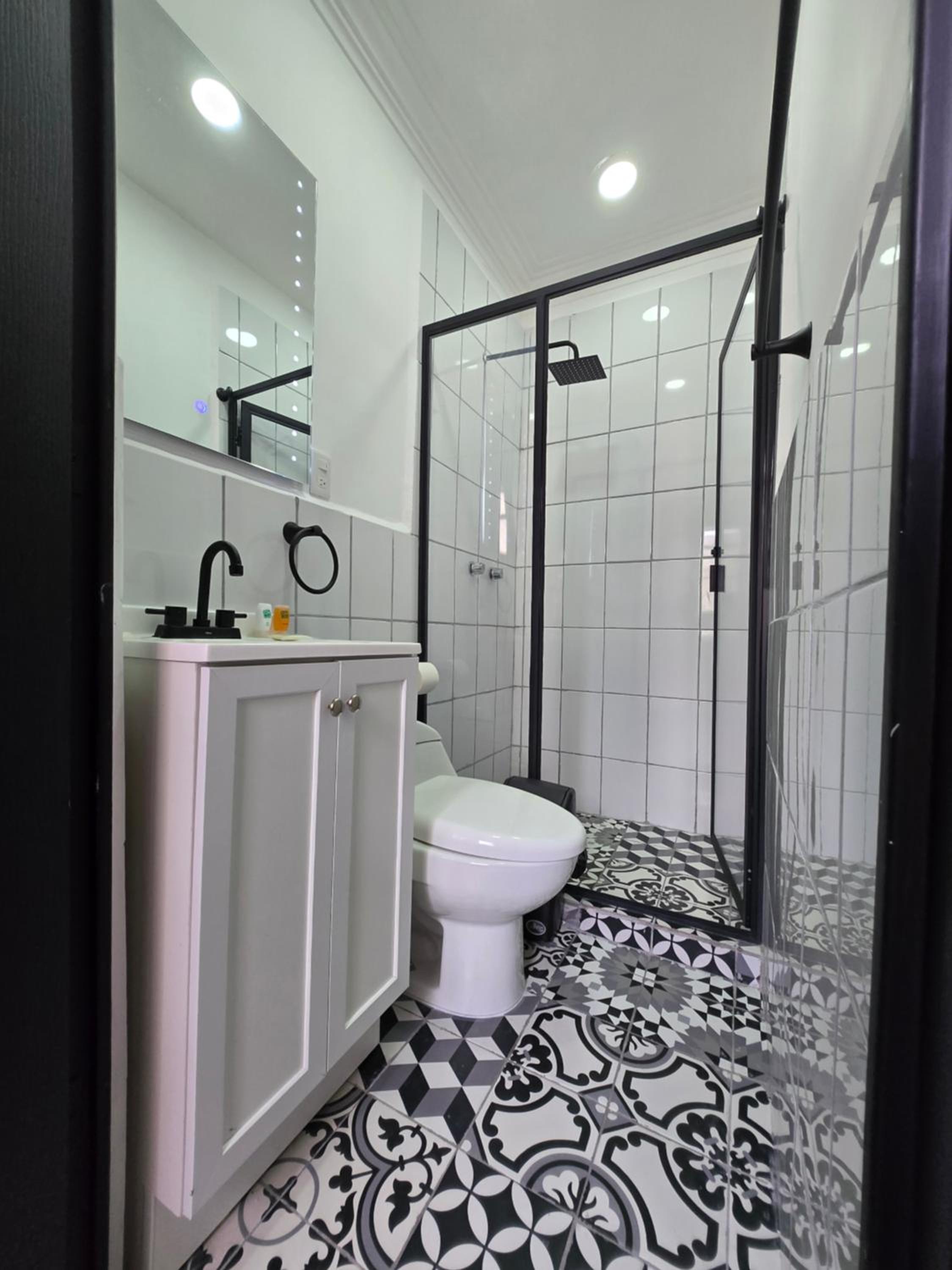 Deluxe Junior Suite - Photo 9