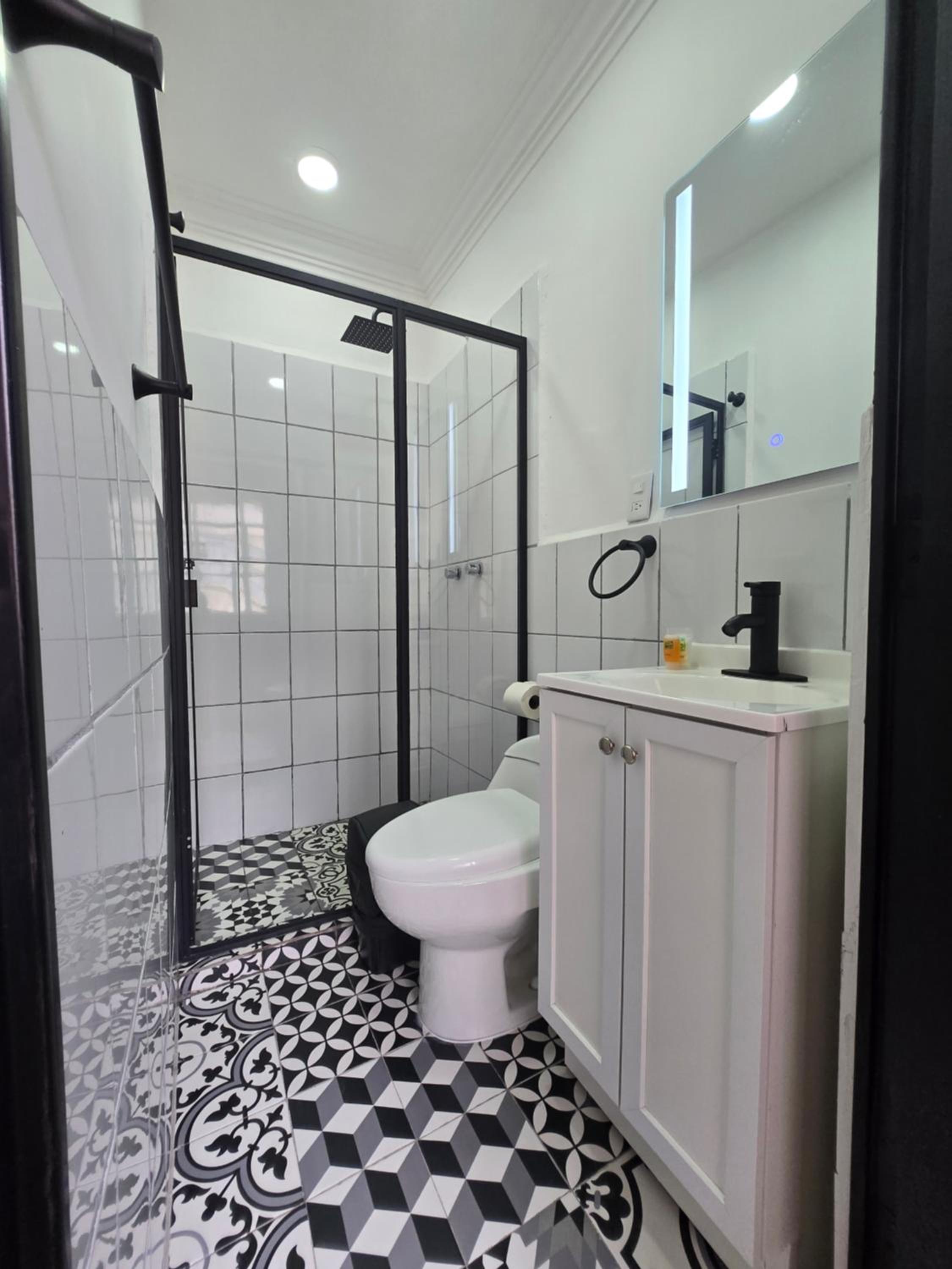 Deluxe Junior Suite - Photo 8