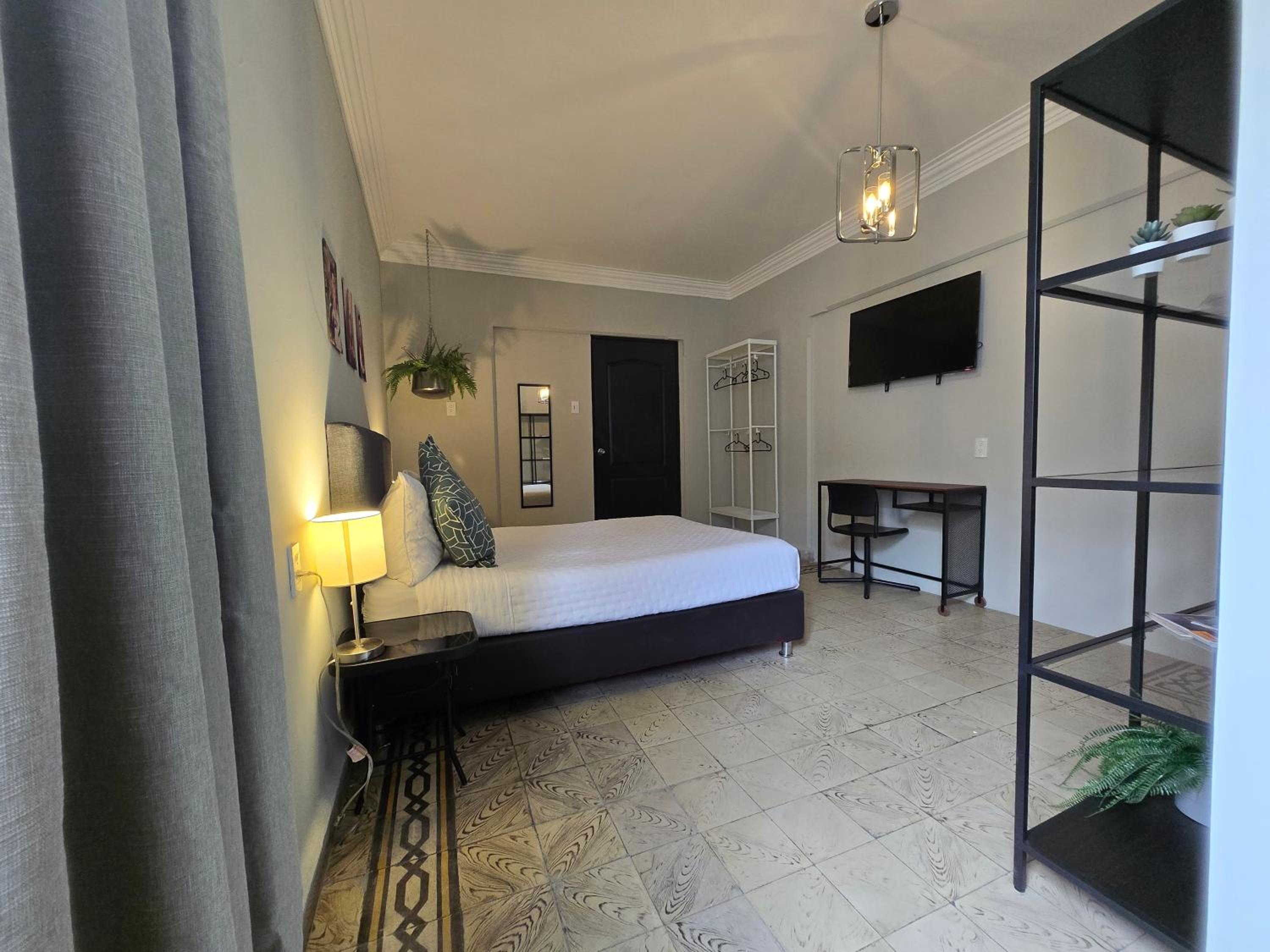 Deluxe Junior Suite - Photo 5