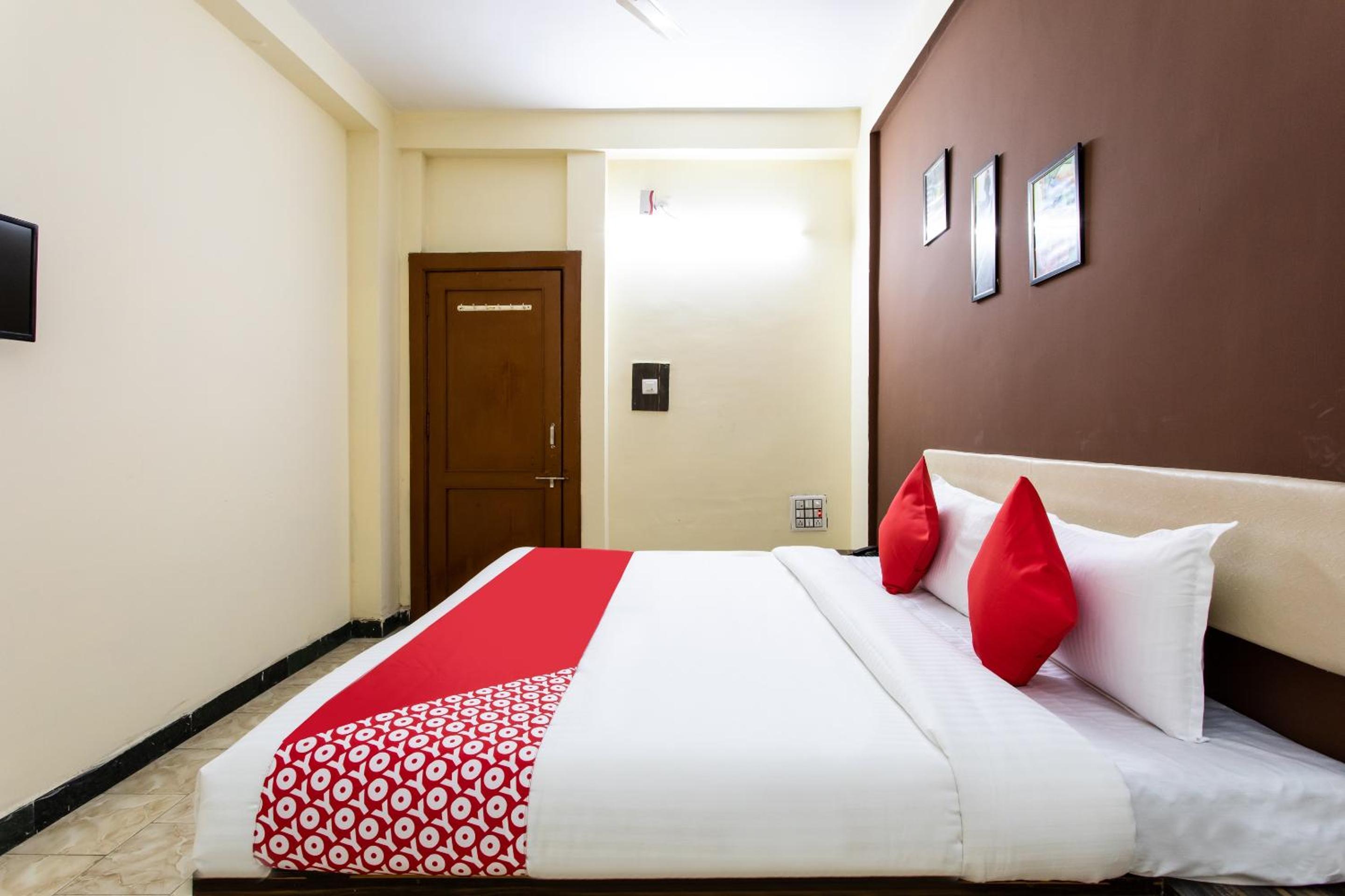 Standard Double Room - Photo 15