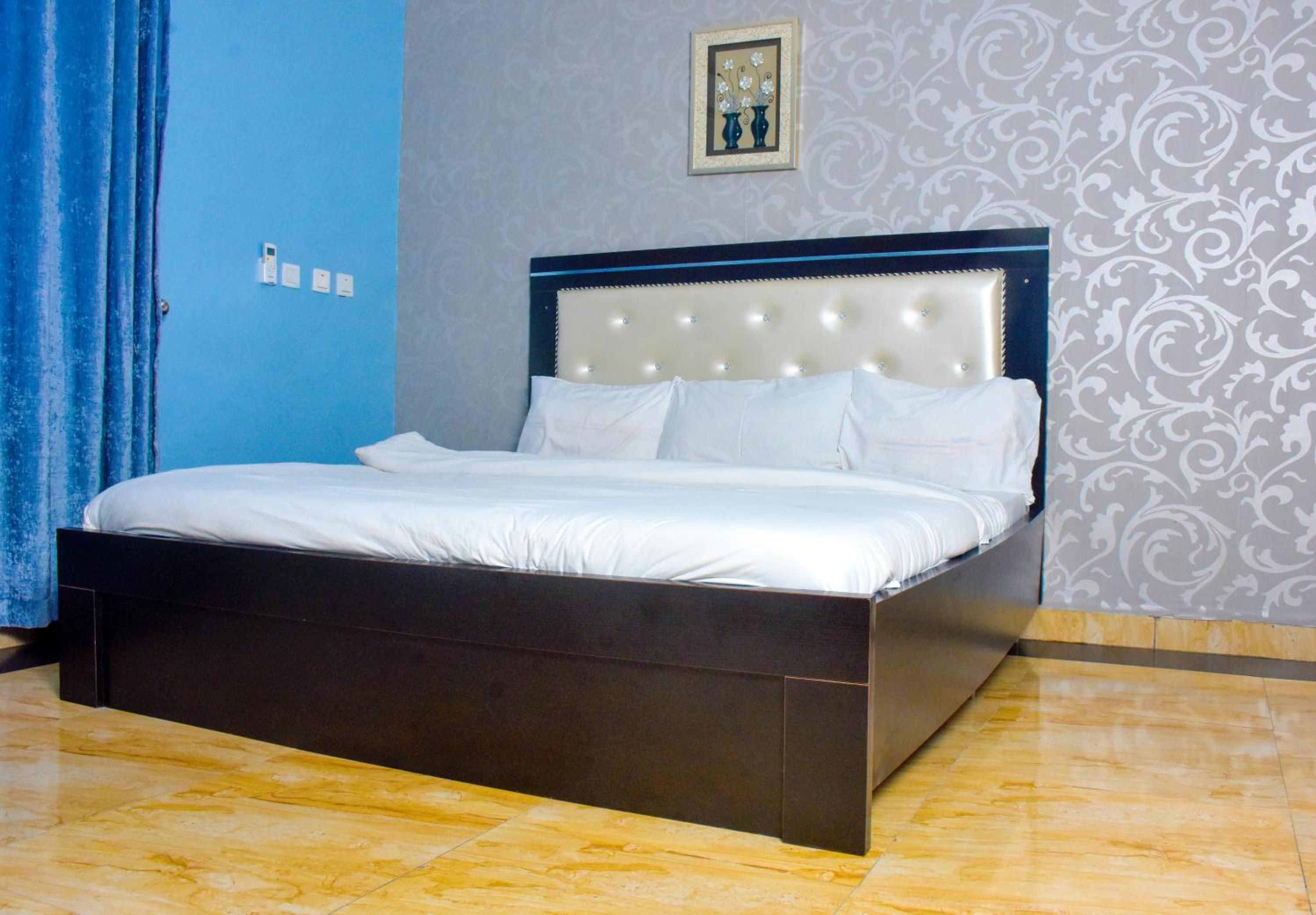Standard King Room photo 1