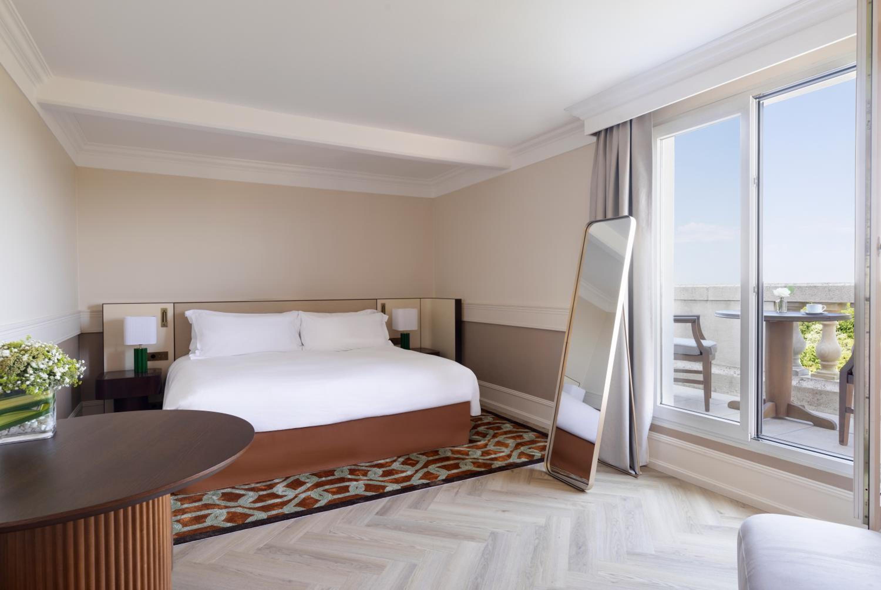 Premium Queen Room with Balcony