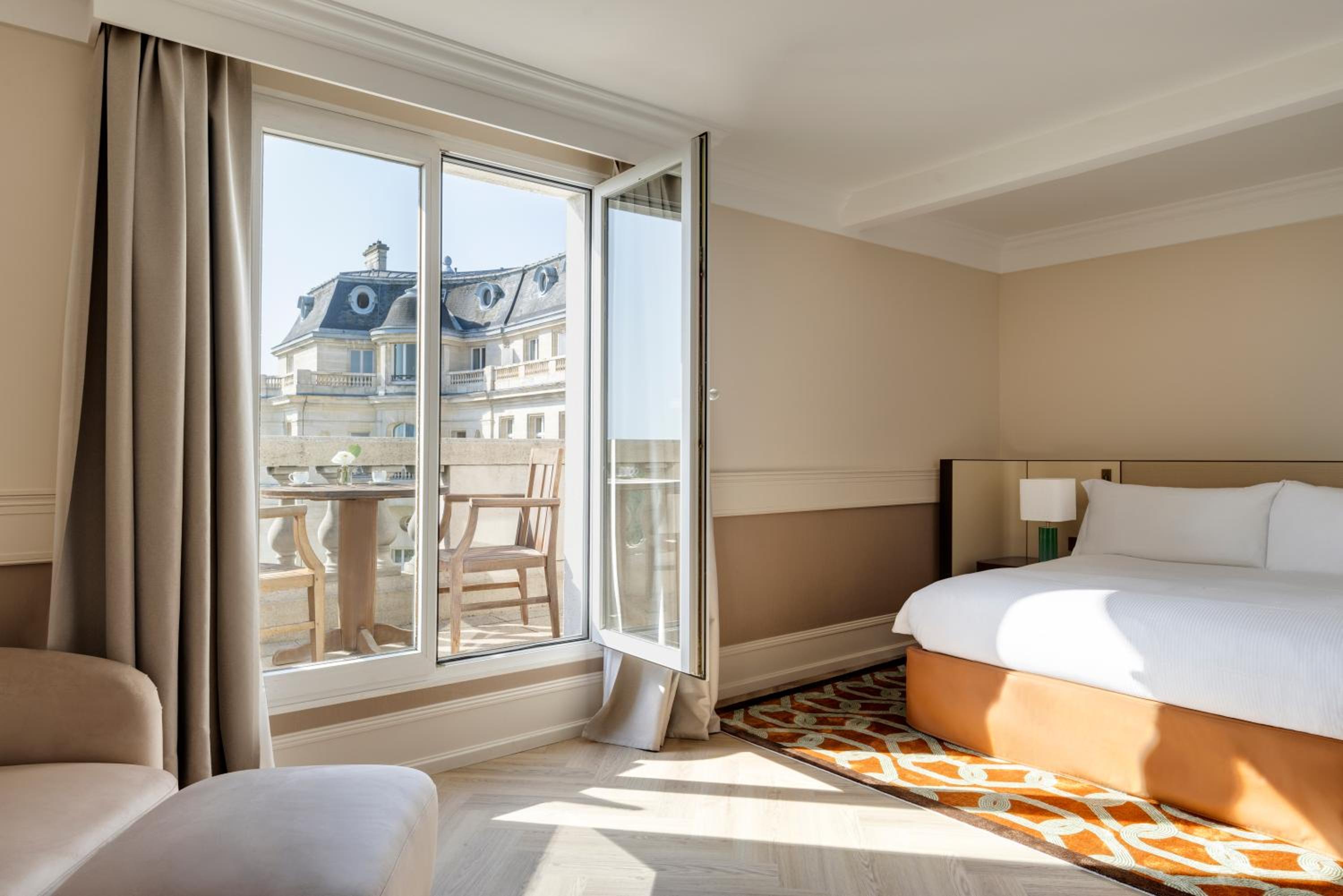 Chambre Lit Queen-Size Premium avec Balcon Chambre Lit Queen-Size Premium avec Balcon