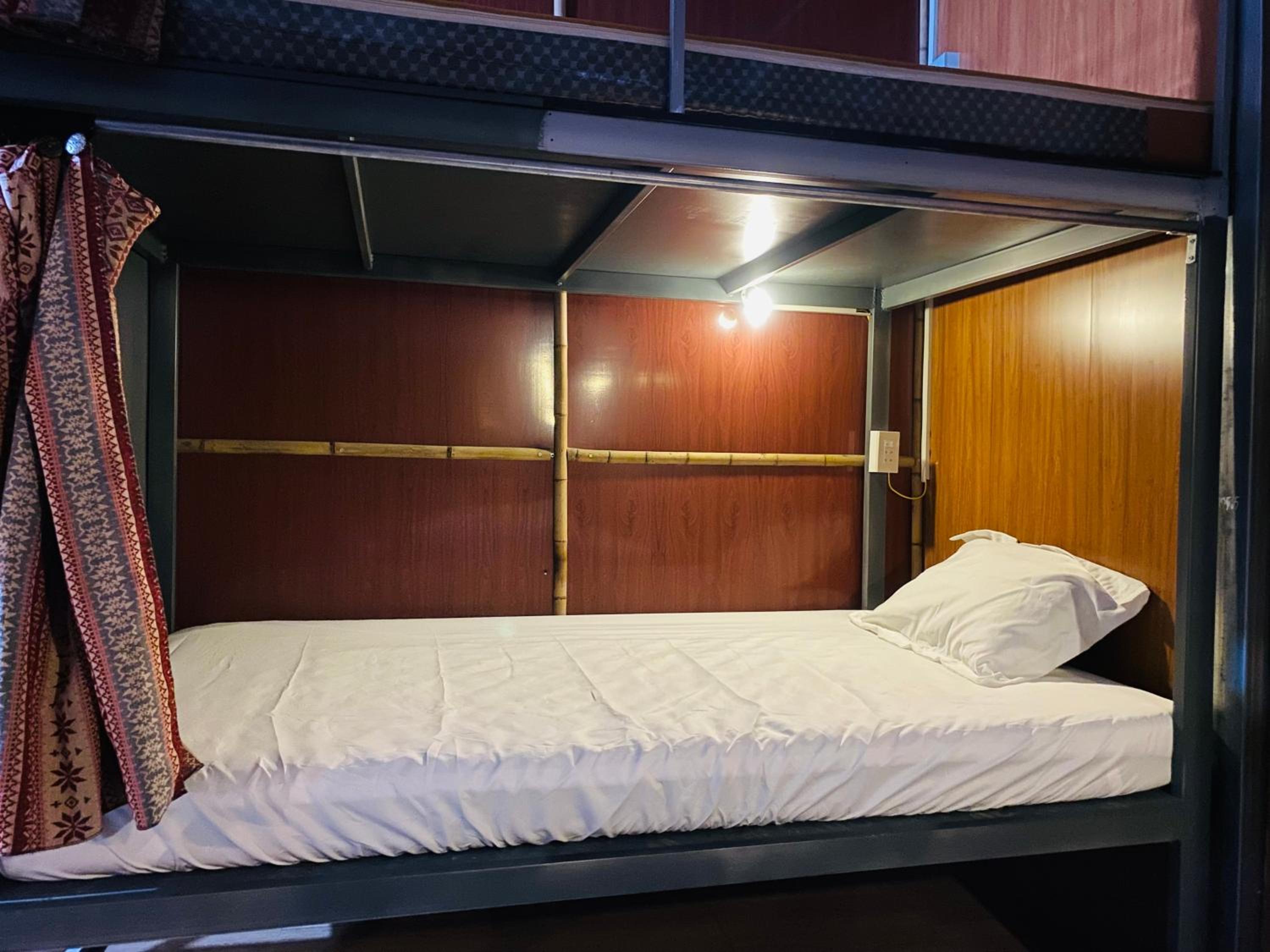 6-Bed Mixed Dormitory Room