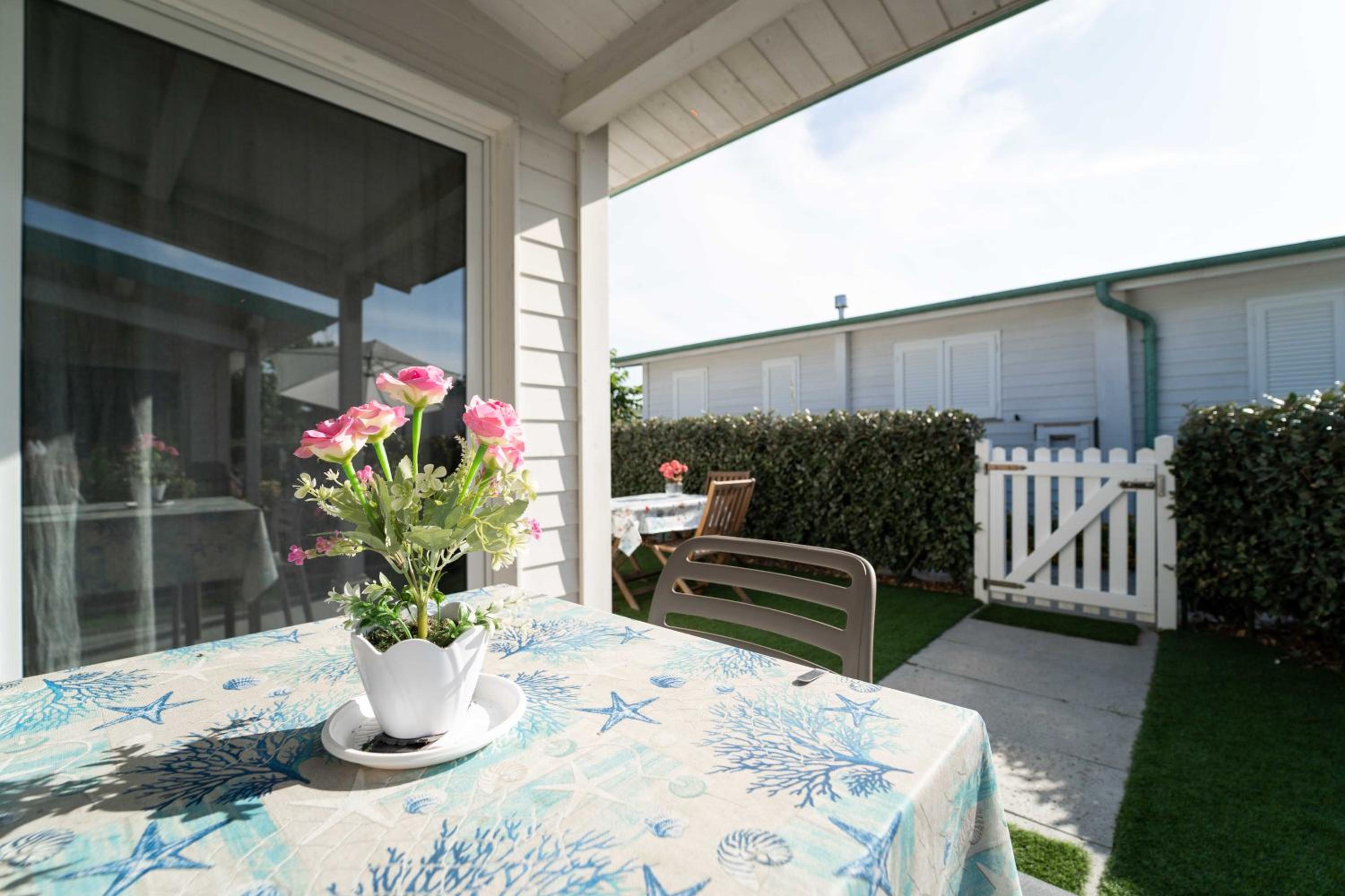 Two-Bedroom Apartment with Garden View photo 2