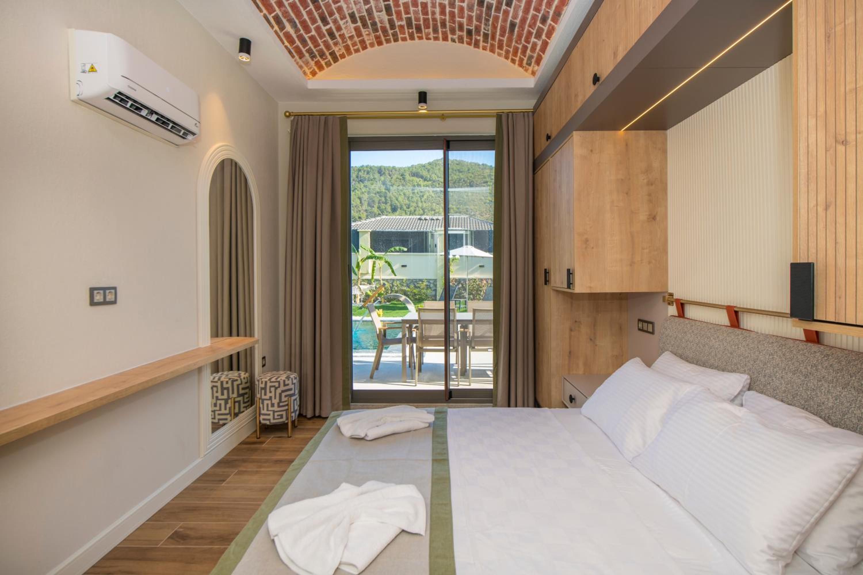 Villa With Private Pool photo 3