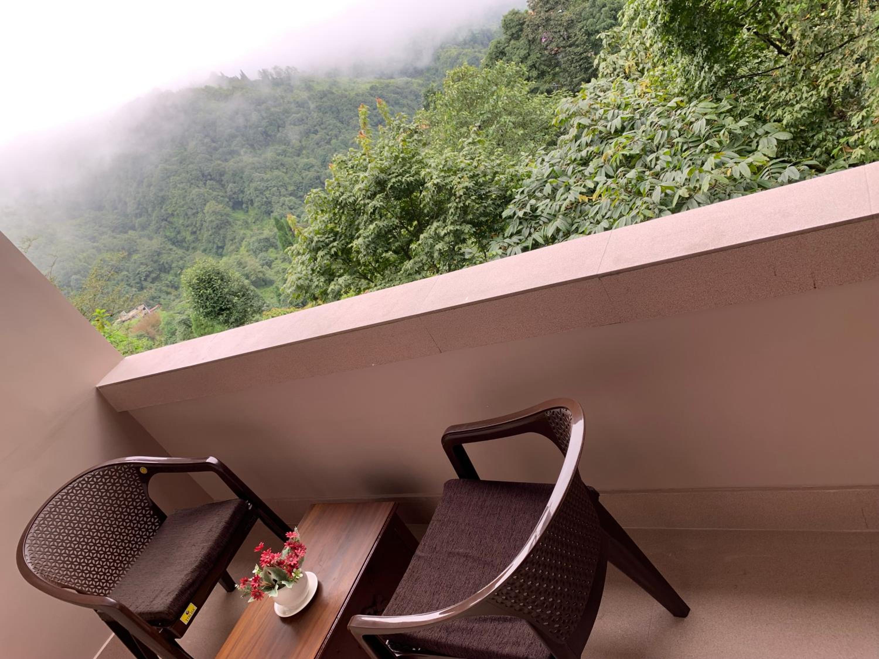 Two-Bedroom Apartment with Balcony photo 2