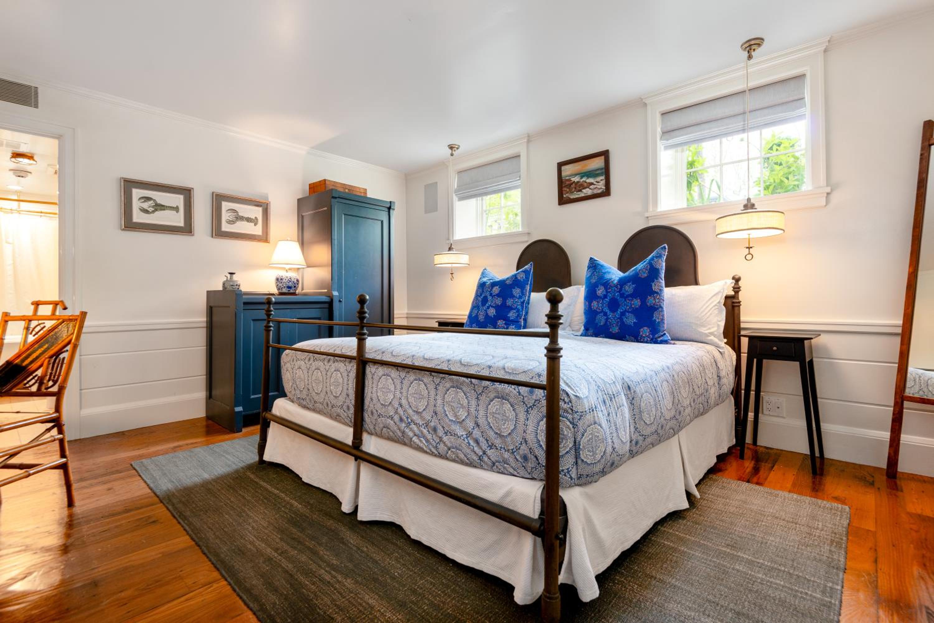 Deluxe King Room - Basement Level photo 1