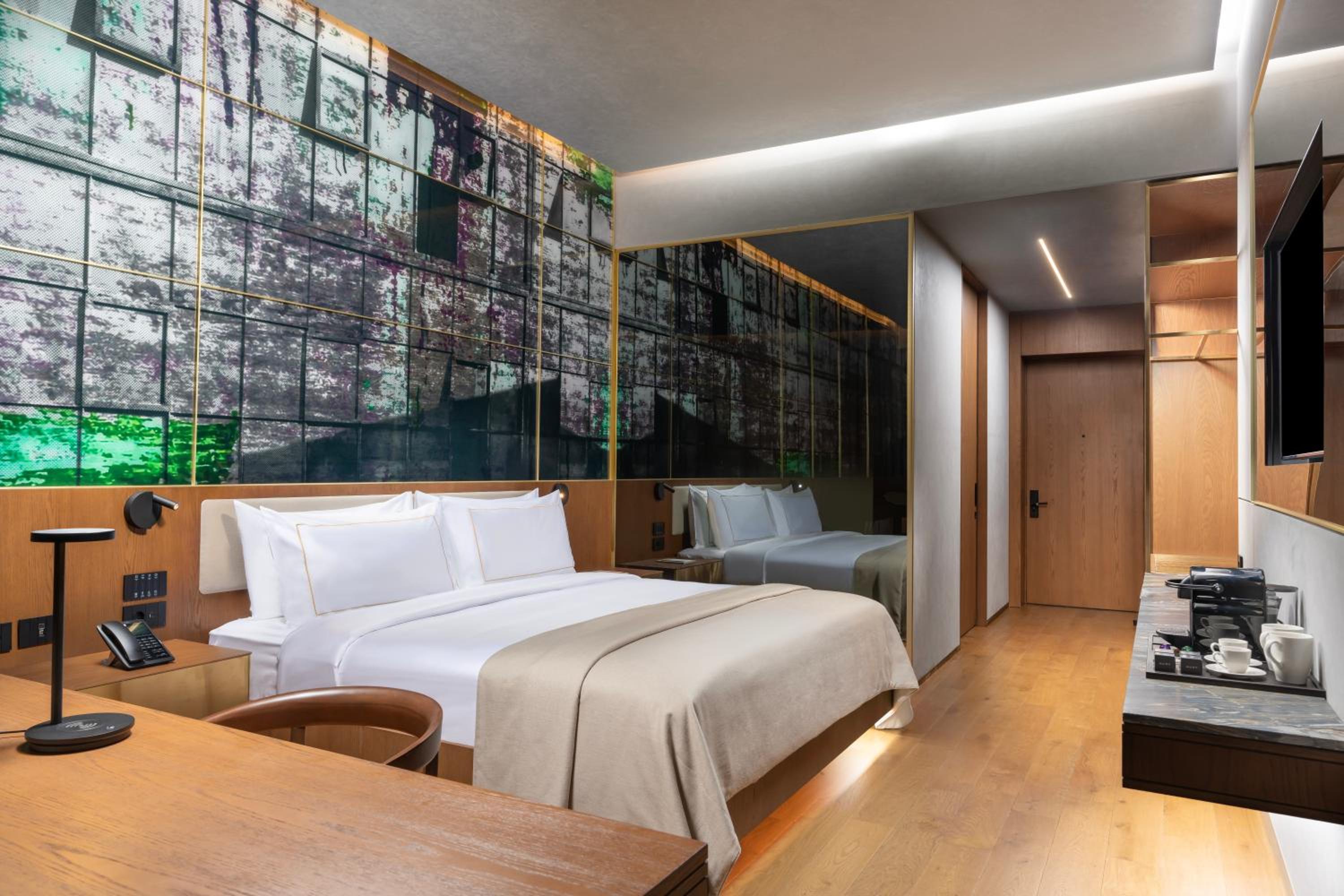 Premium King Room with Partial Sea View - Nickelodeon Play Access