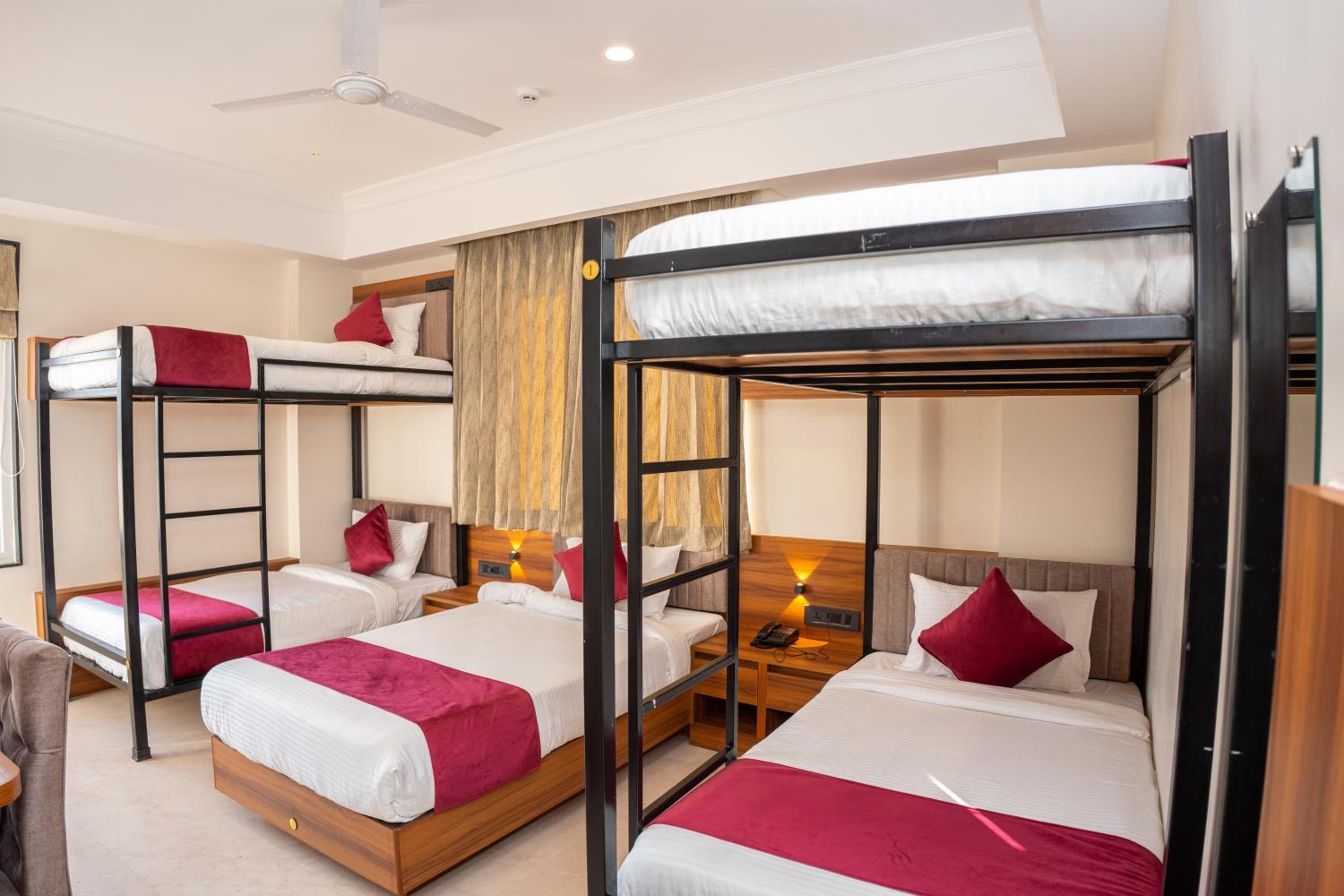 Single Bed in Mixed Dormitory Room photo 2