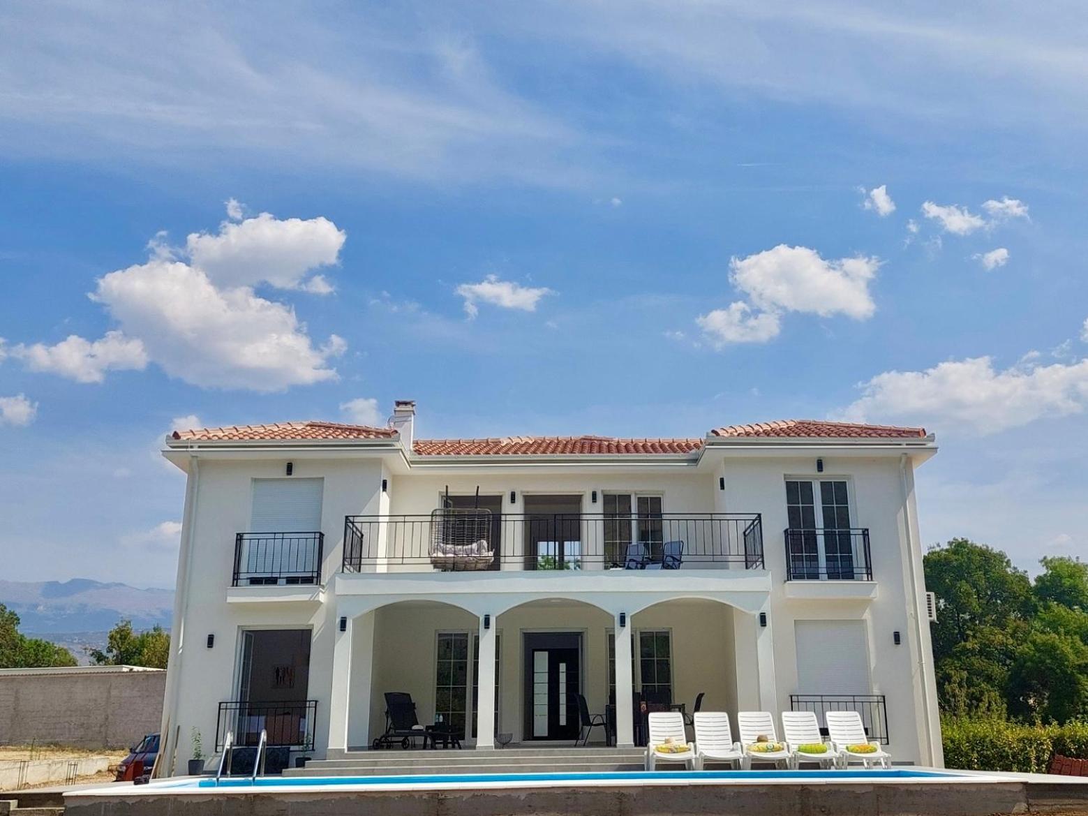 Villa with Private Pool photo 2