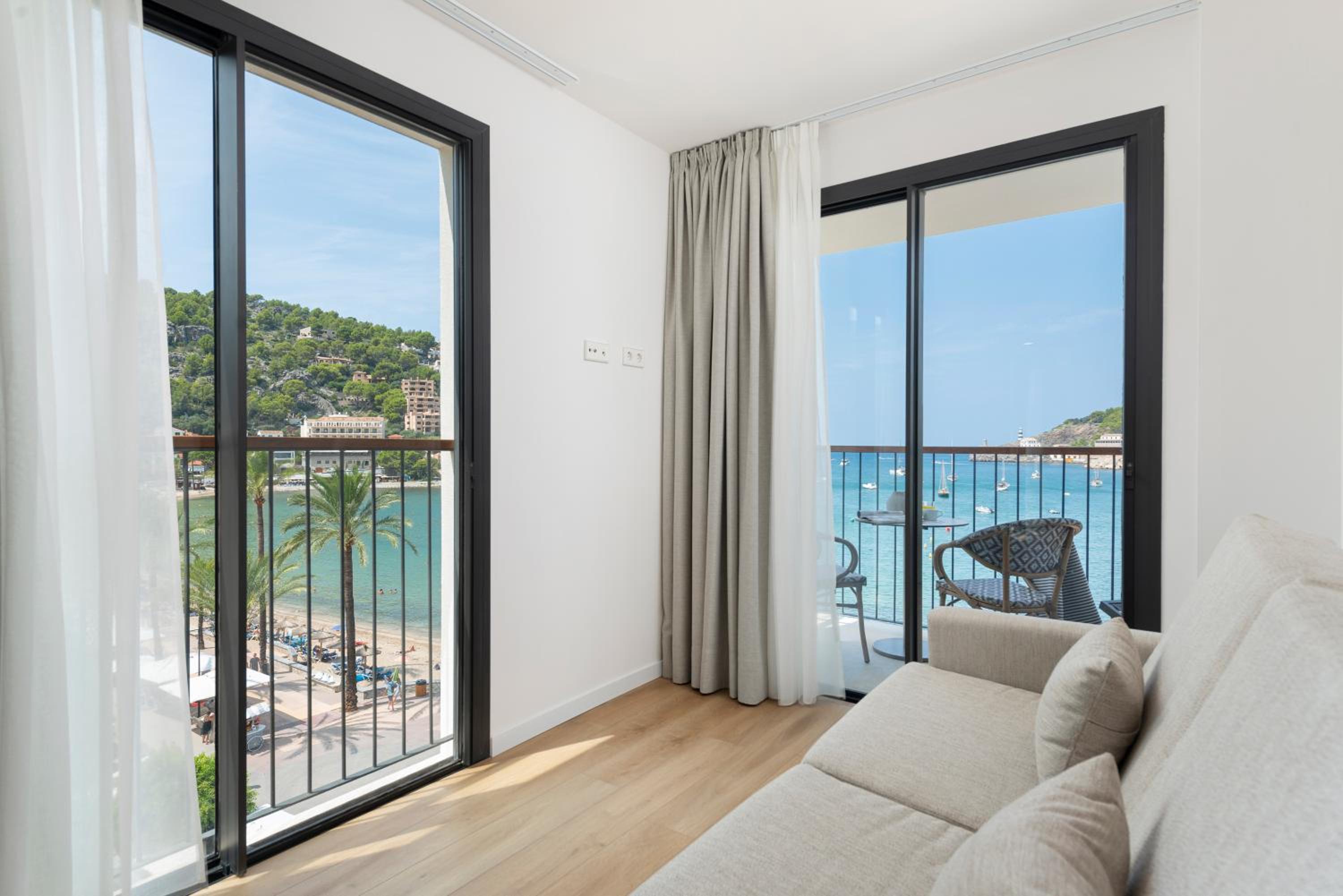 Deluxe Apartment with Sea View photo 2