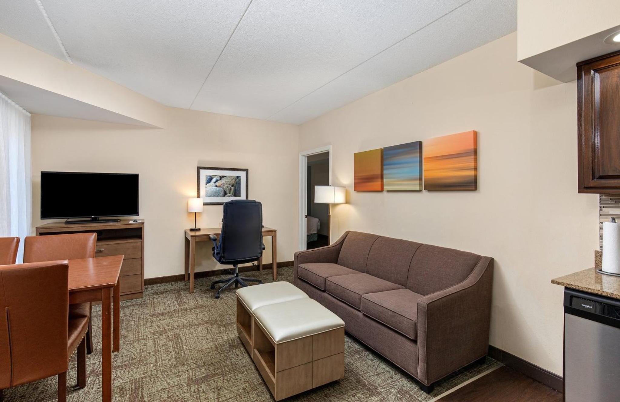 Two-Bedroom Queen Suite - Non-Smoking