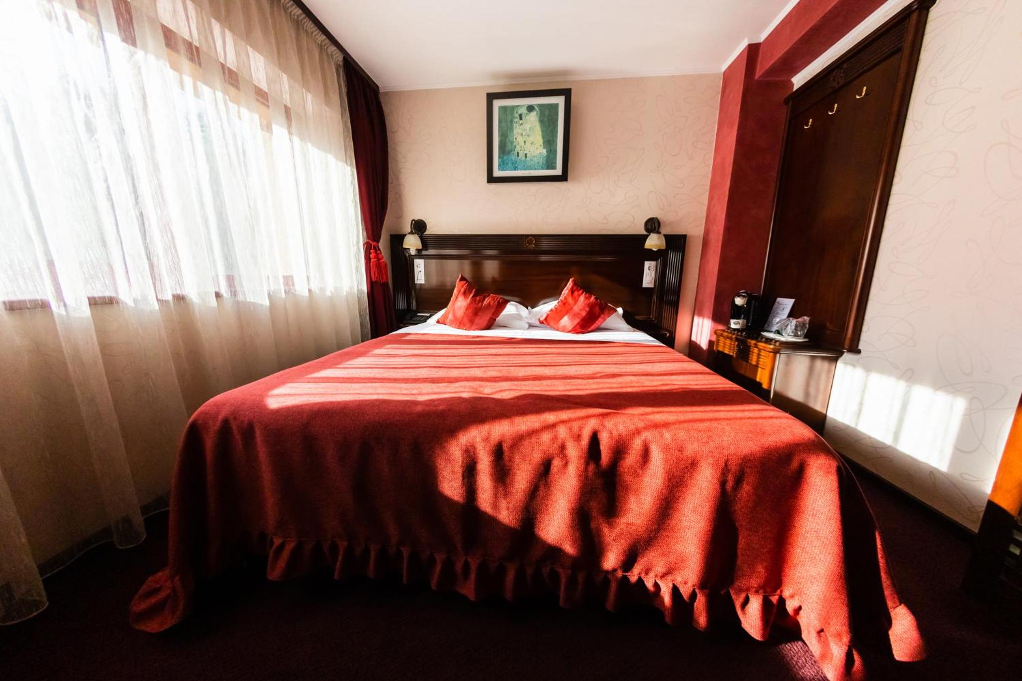Standard Double or Twin Room photo 3