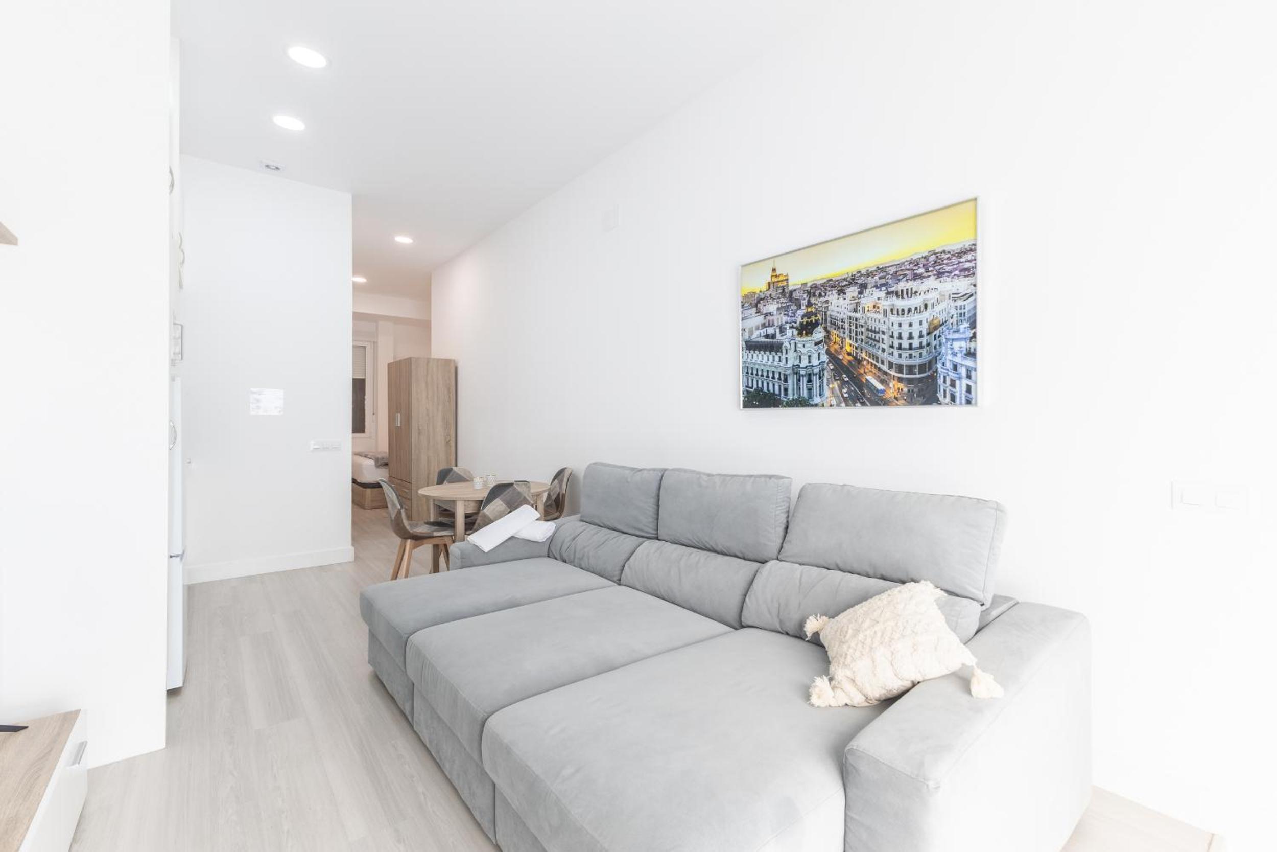 One-Bedroom Apartment photo 2