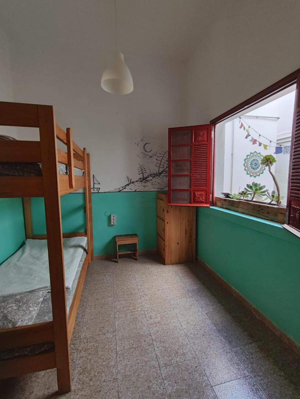 Habitación Doble con Baño Compartido