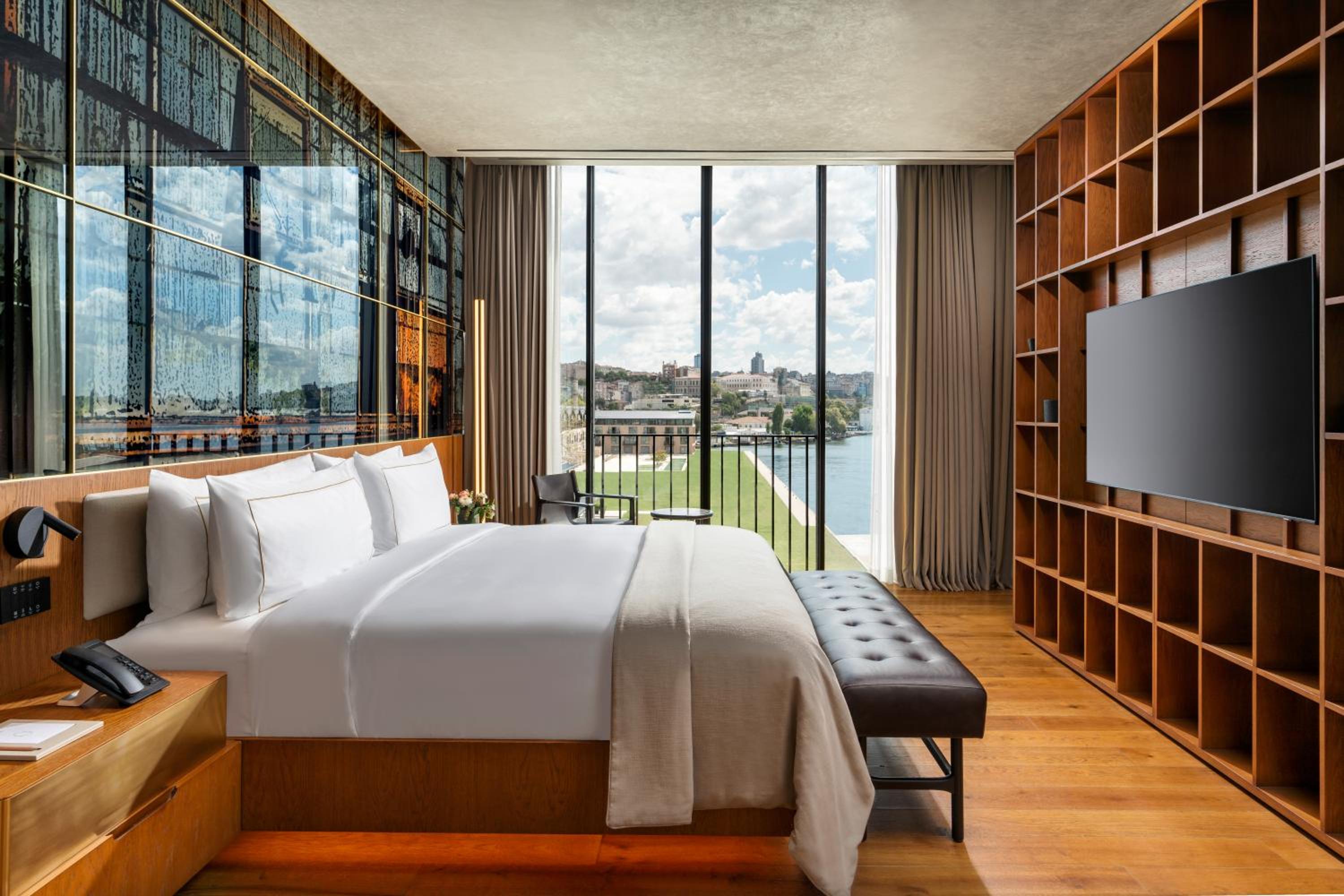 One-Bedroom Executive Terrace Suite with Sea View and Butler Service