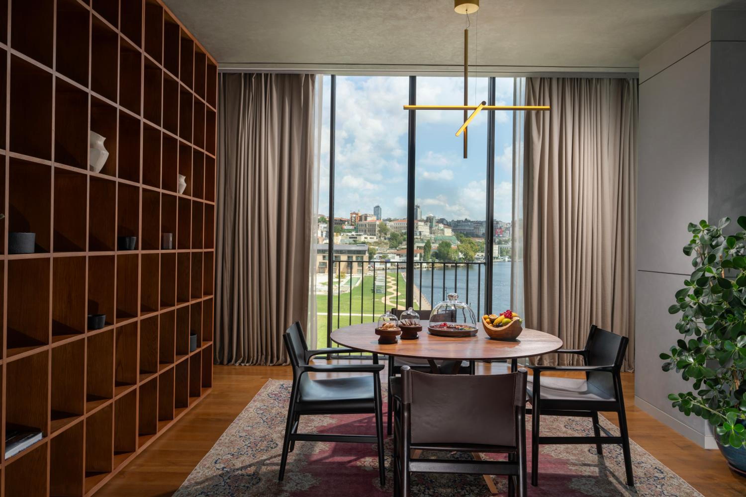 One-Bedroom Executive Terrace Suite with Sea View and Butler Service photo 3