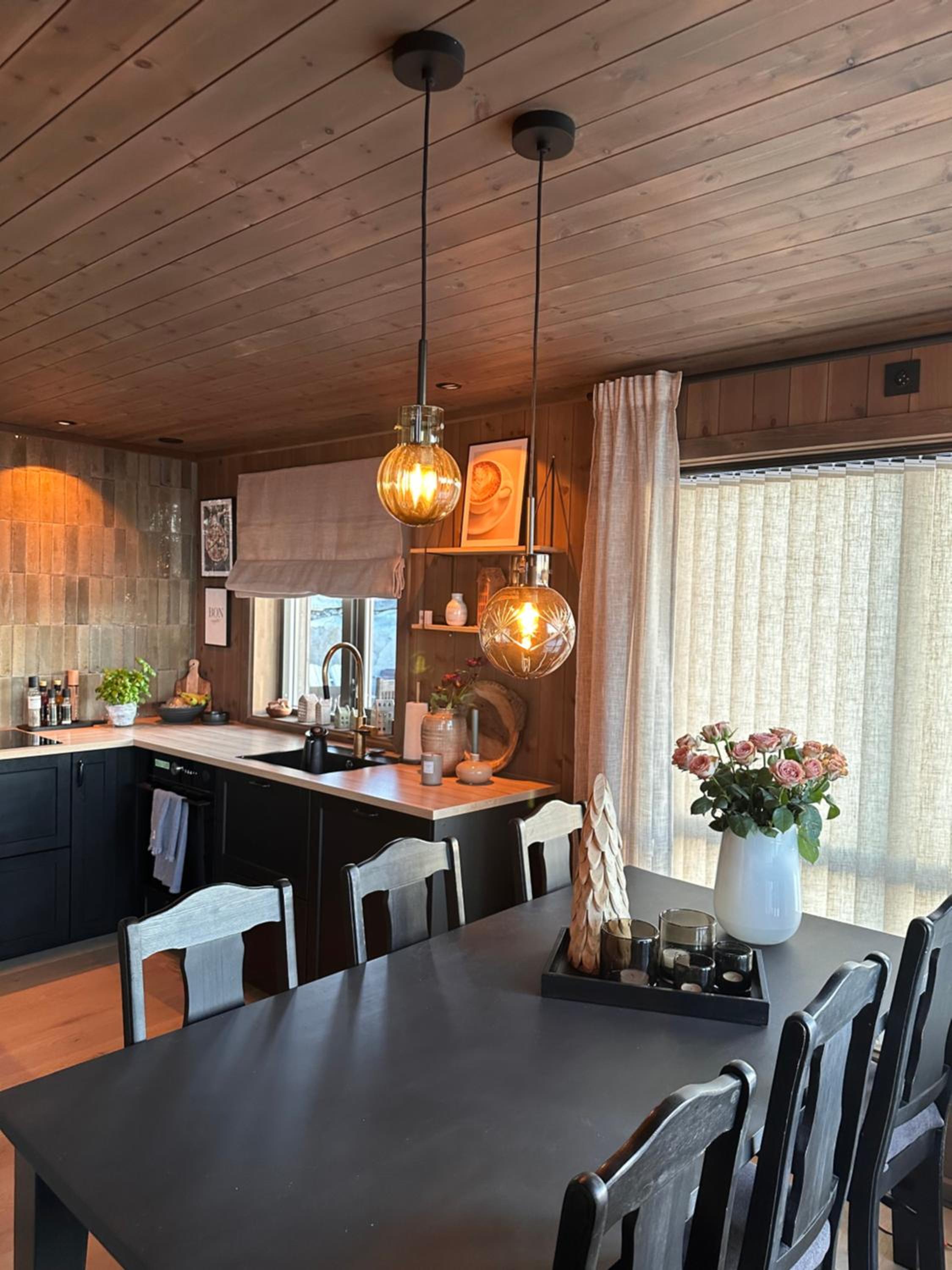 Three-Bedroom House photo 2