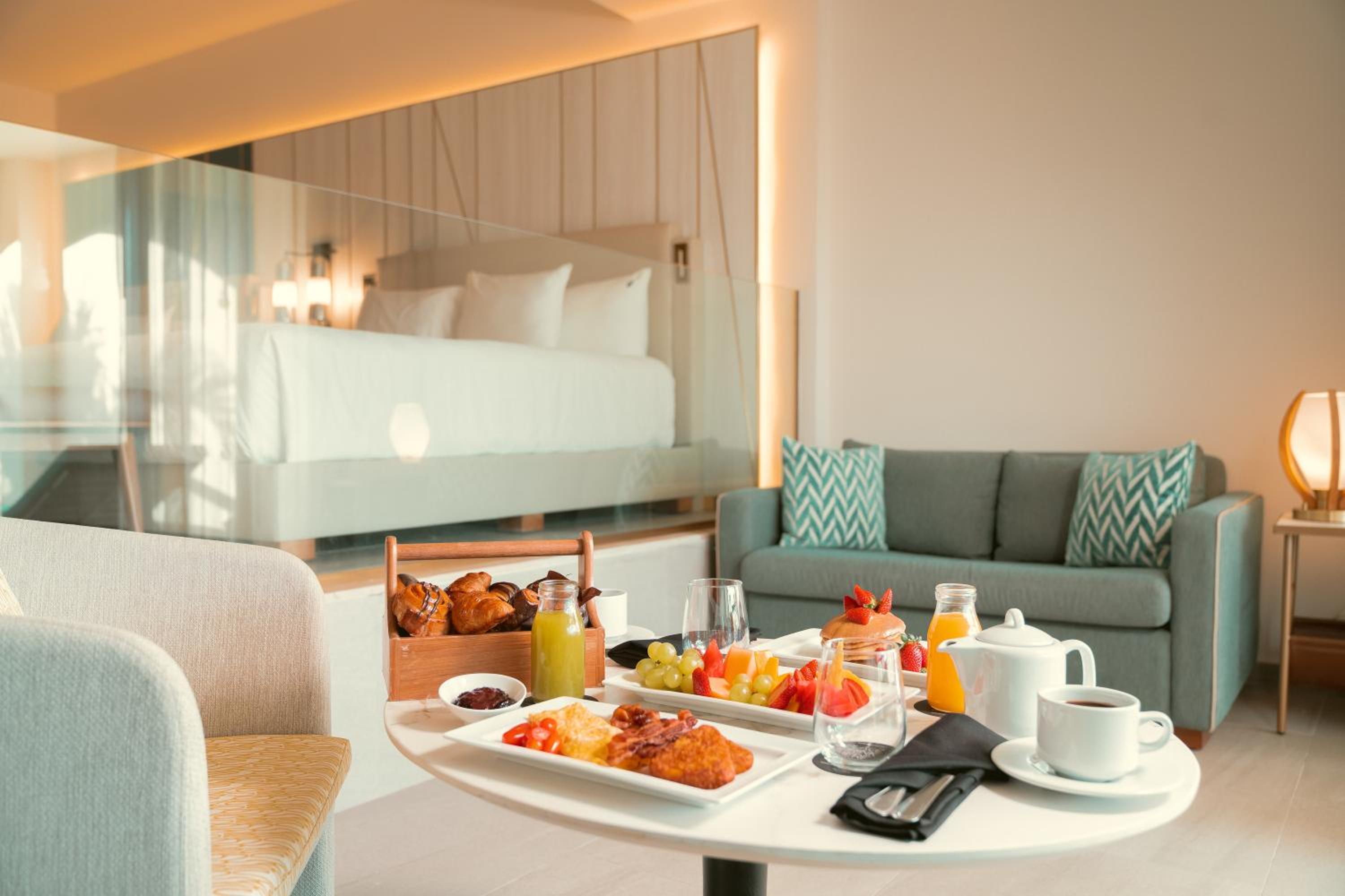 Islander Junior Suite 2 Kings beds & sofa