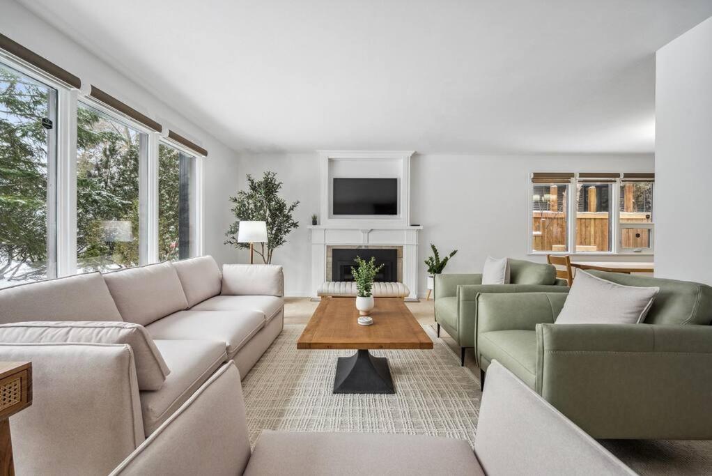 Five-Bedroom House photo 1
