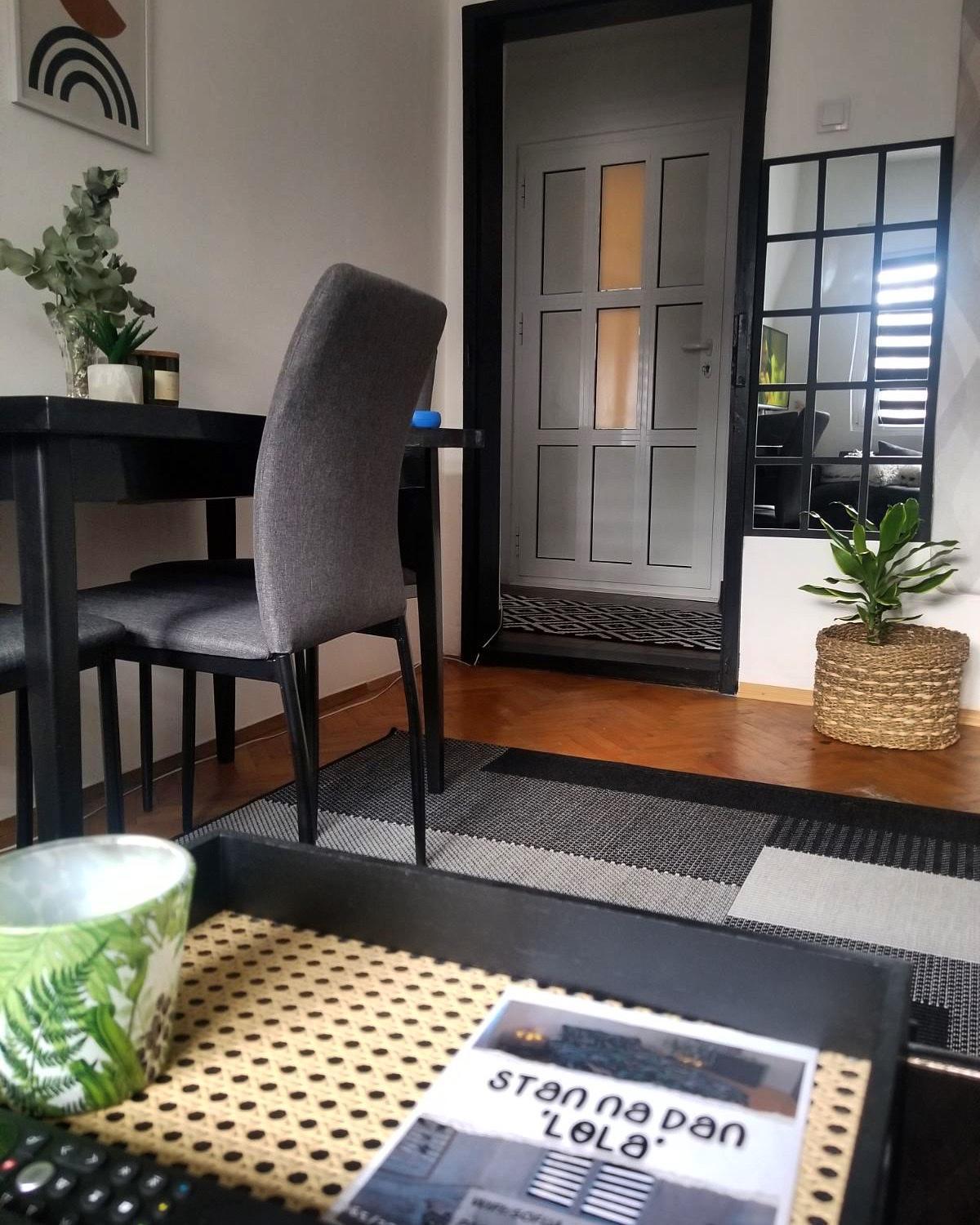 One-Bedroom House photo 1