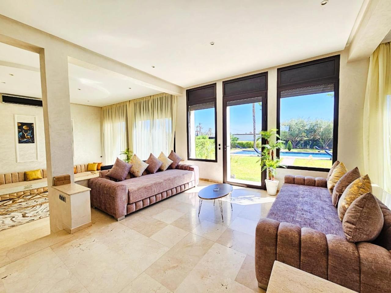 Villa photo 1