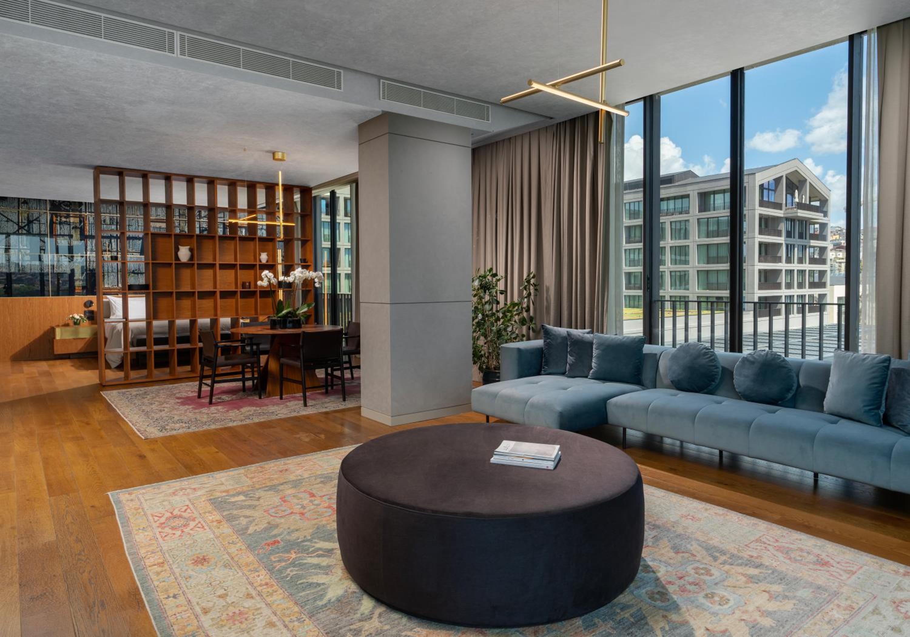 One-Bedroom Executive Terrace Suite with Sea View and Butler Service photo 2