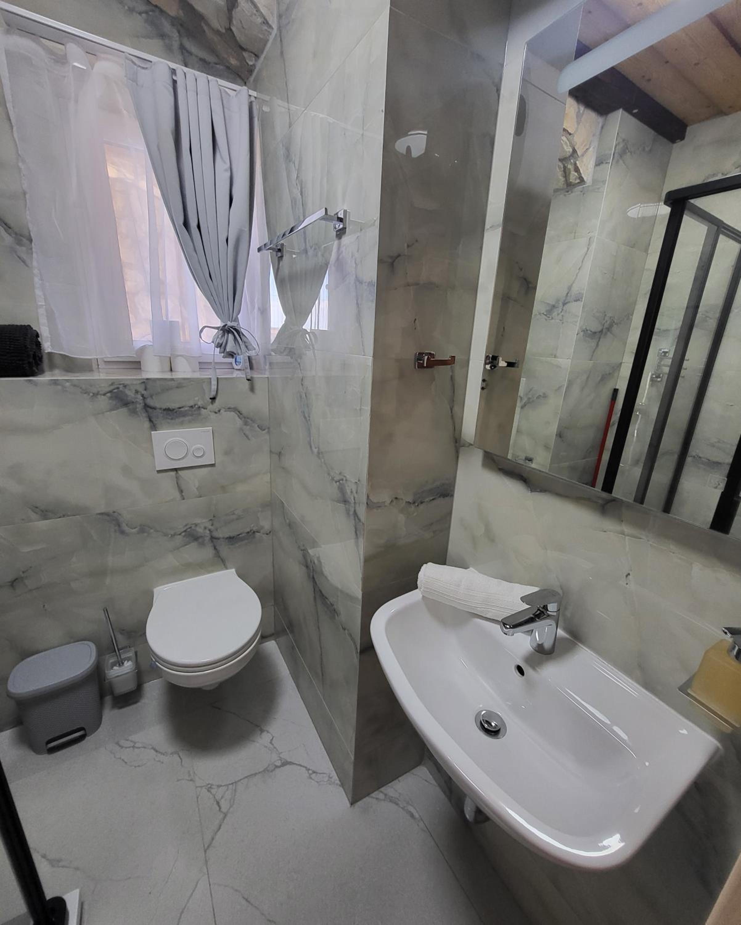 One-Bedroom Apartment with Garden View photo 2