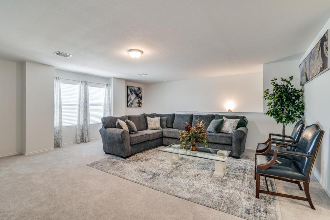 Four-Bedroom House photo 2