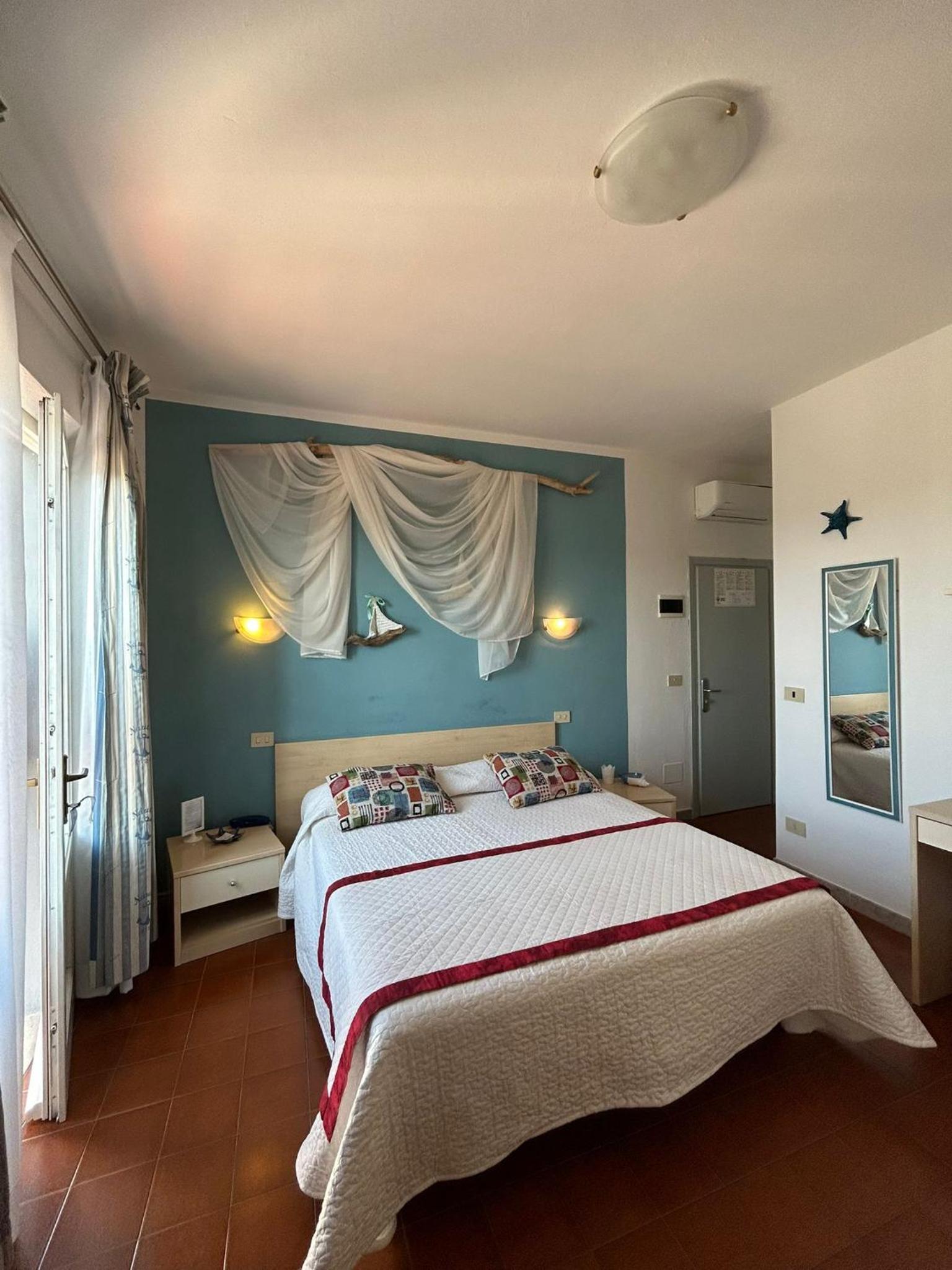 Double Room with Balcony and Sea View
