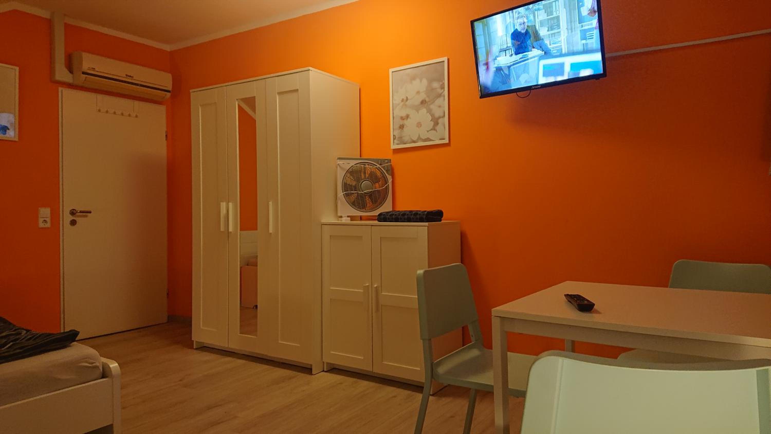 Triple Room with Shared Bathroom photo 2