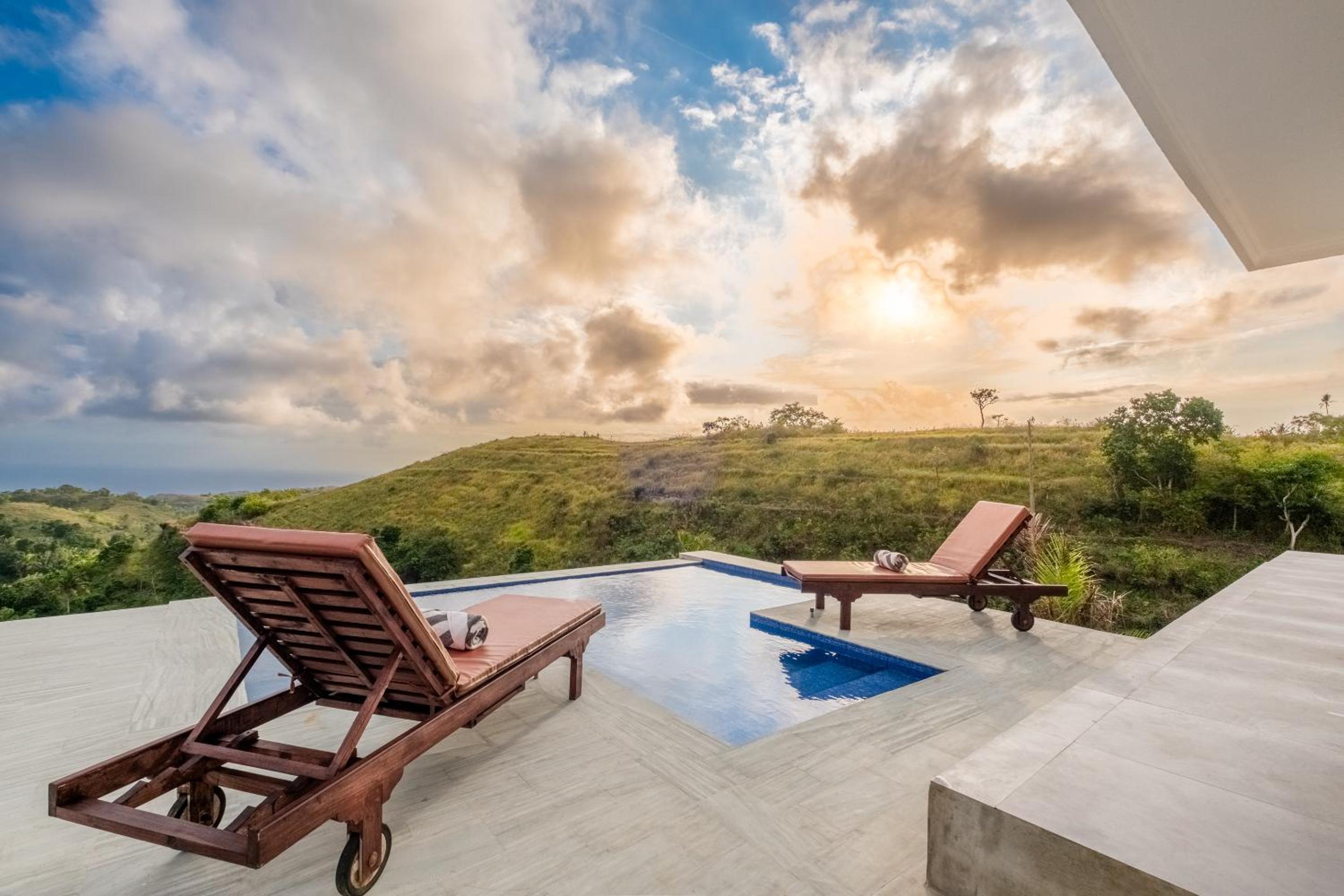 Deluxe Suite with Private Pool - Photo 22