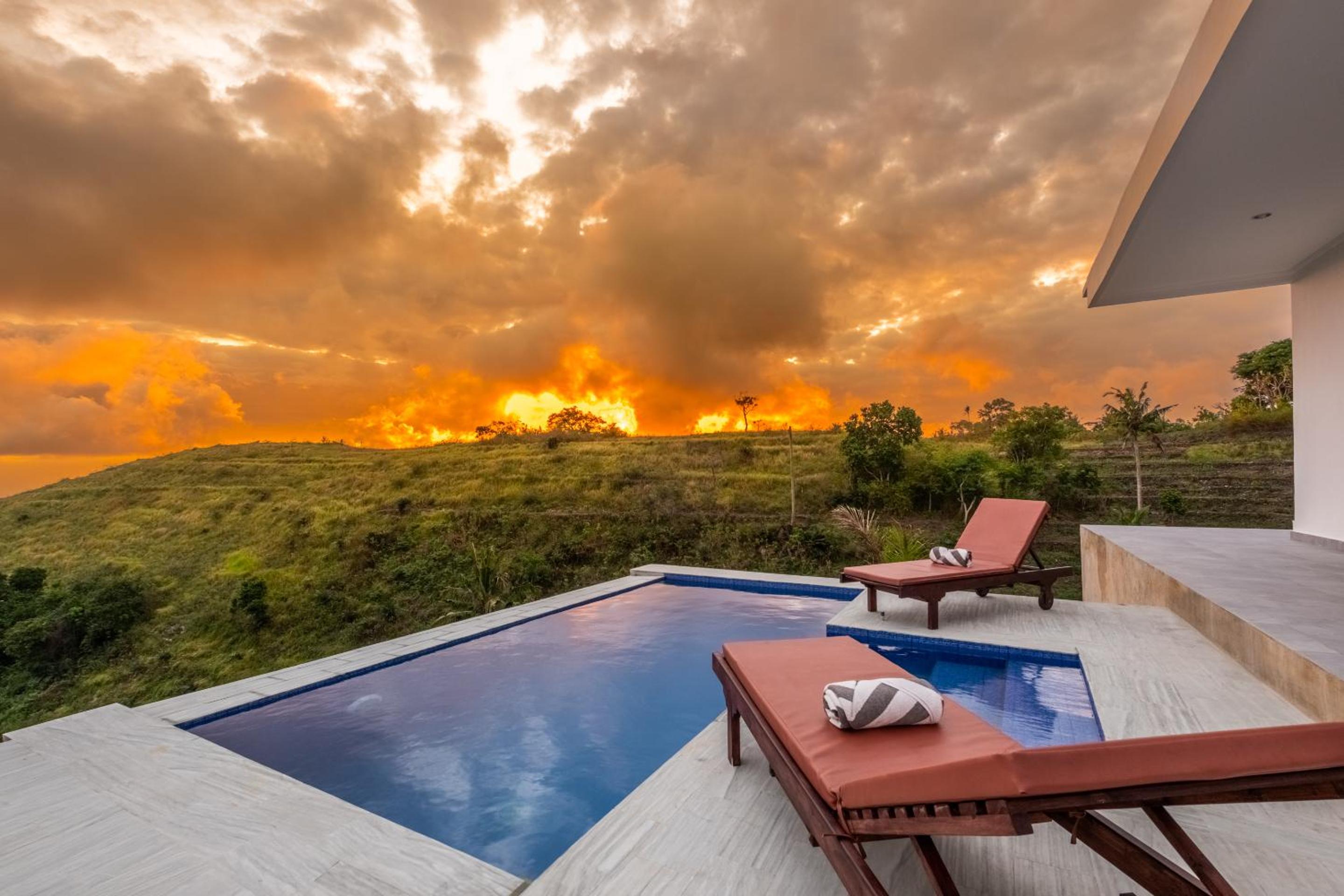 Deluxe Suite with Private Pool - Photo 29