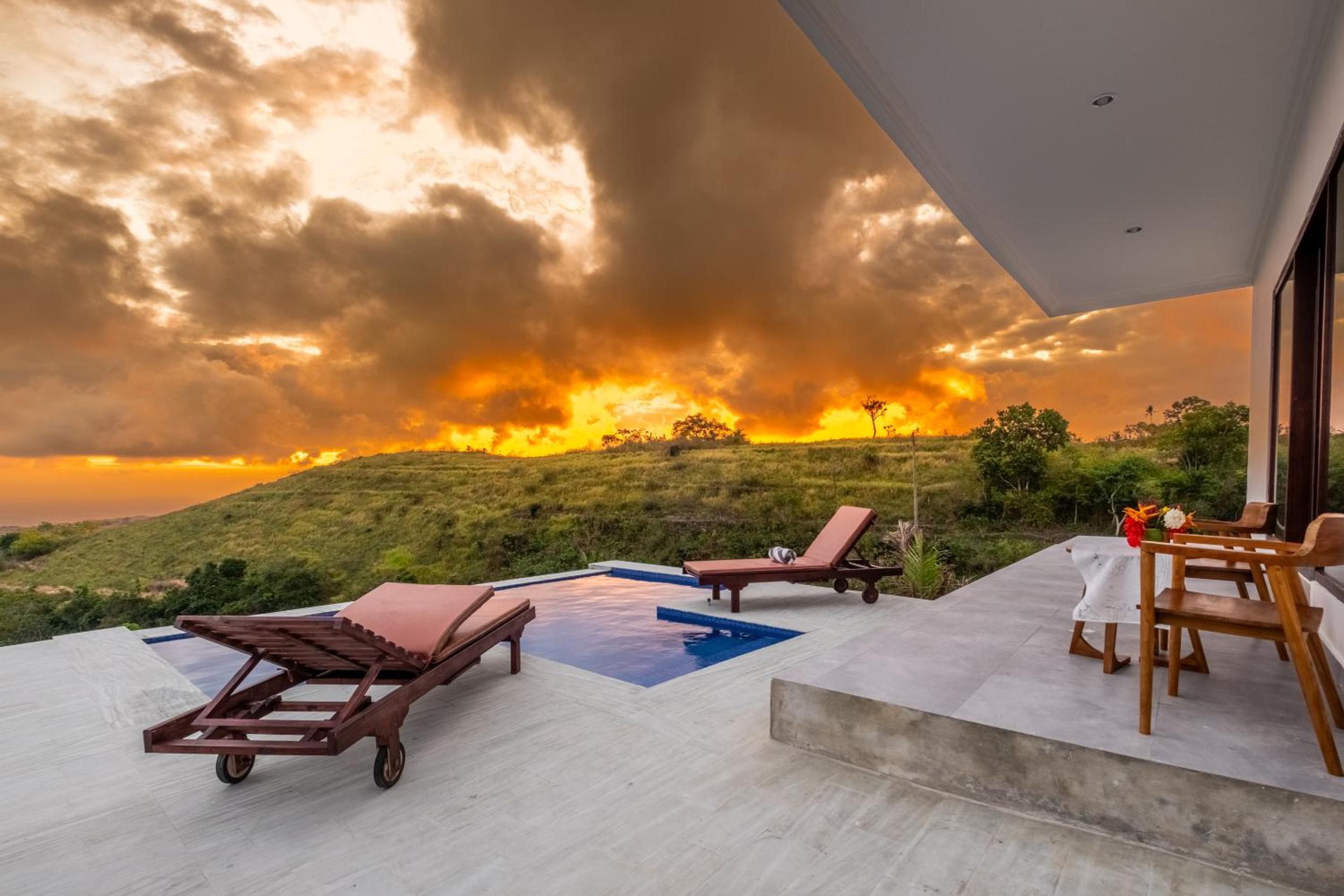 Deluxe Suite with Private Pool - Photo 28