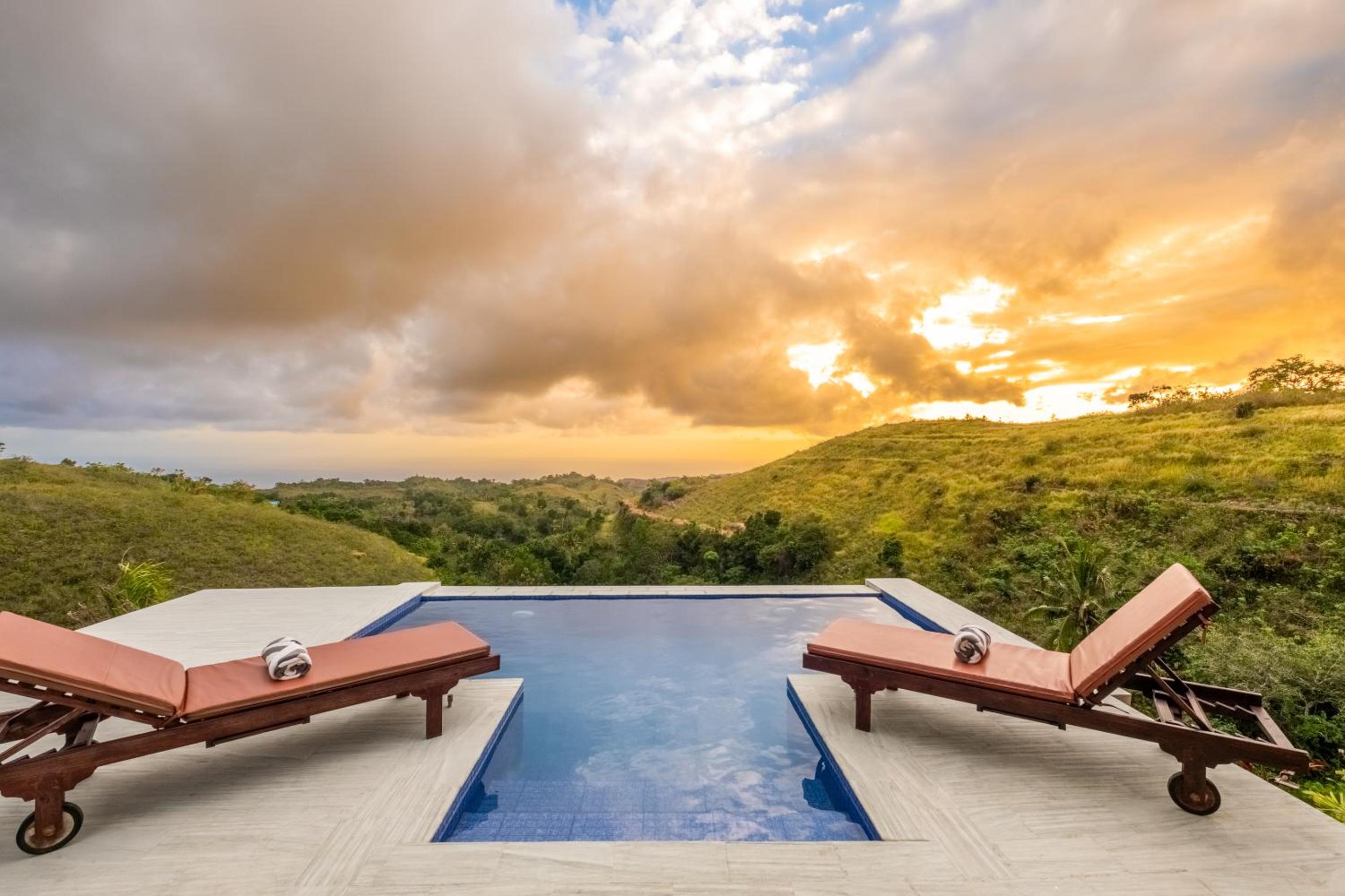 Deluxe Suite with Private Pool - Photo 32