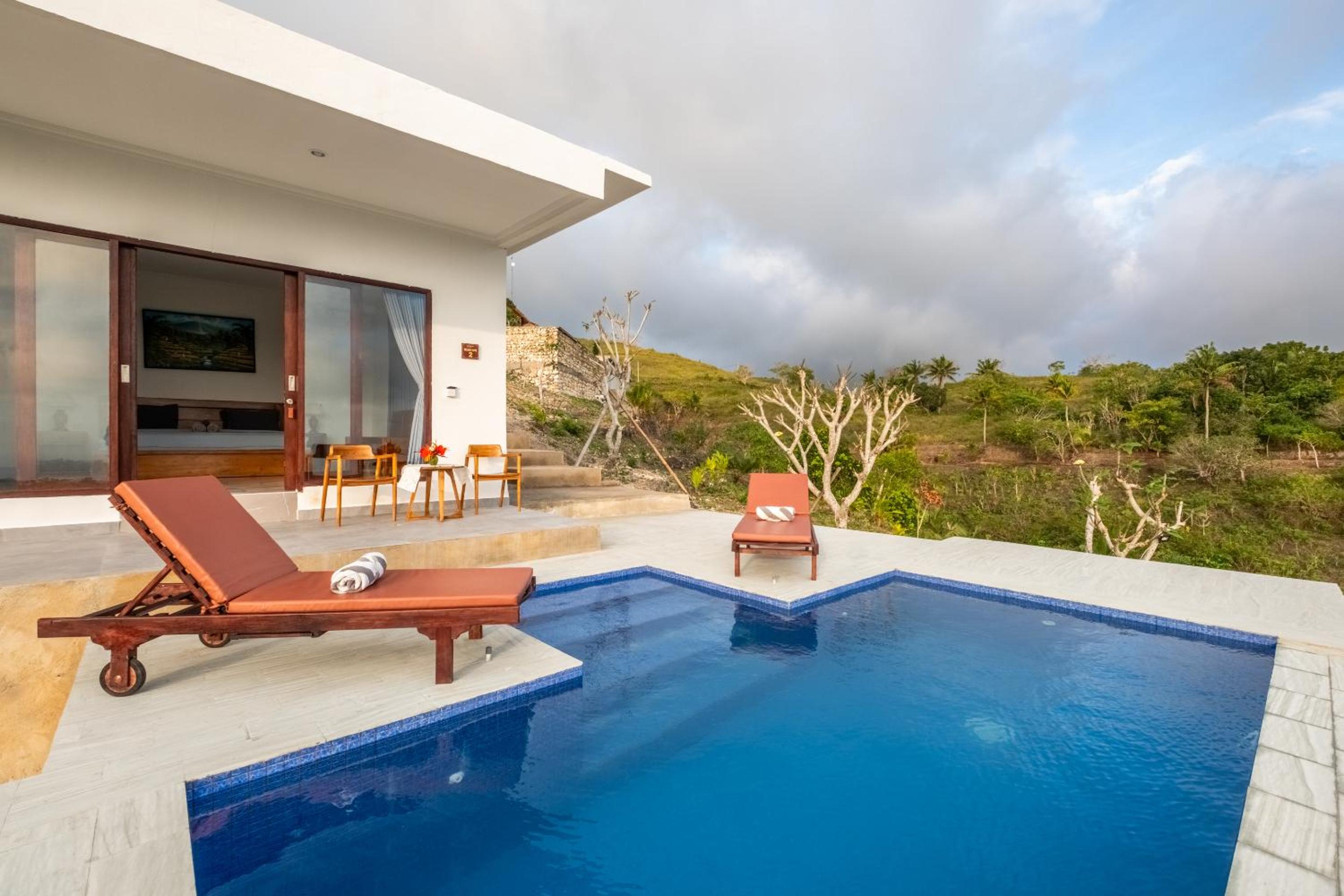 Deluxe Suite with Private Pool - Photo 35