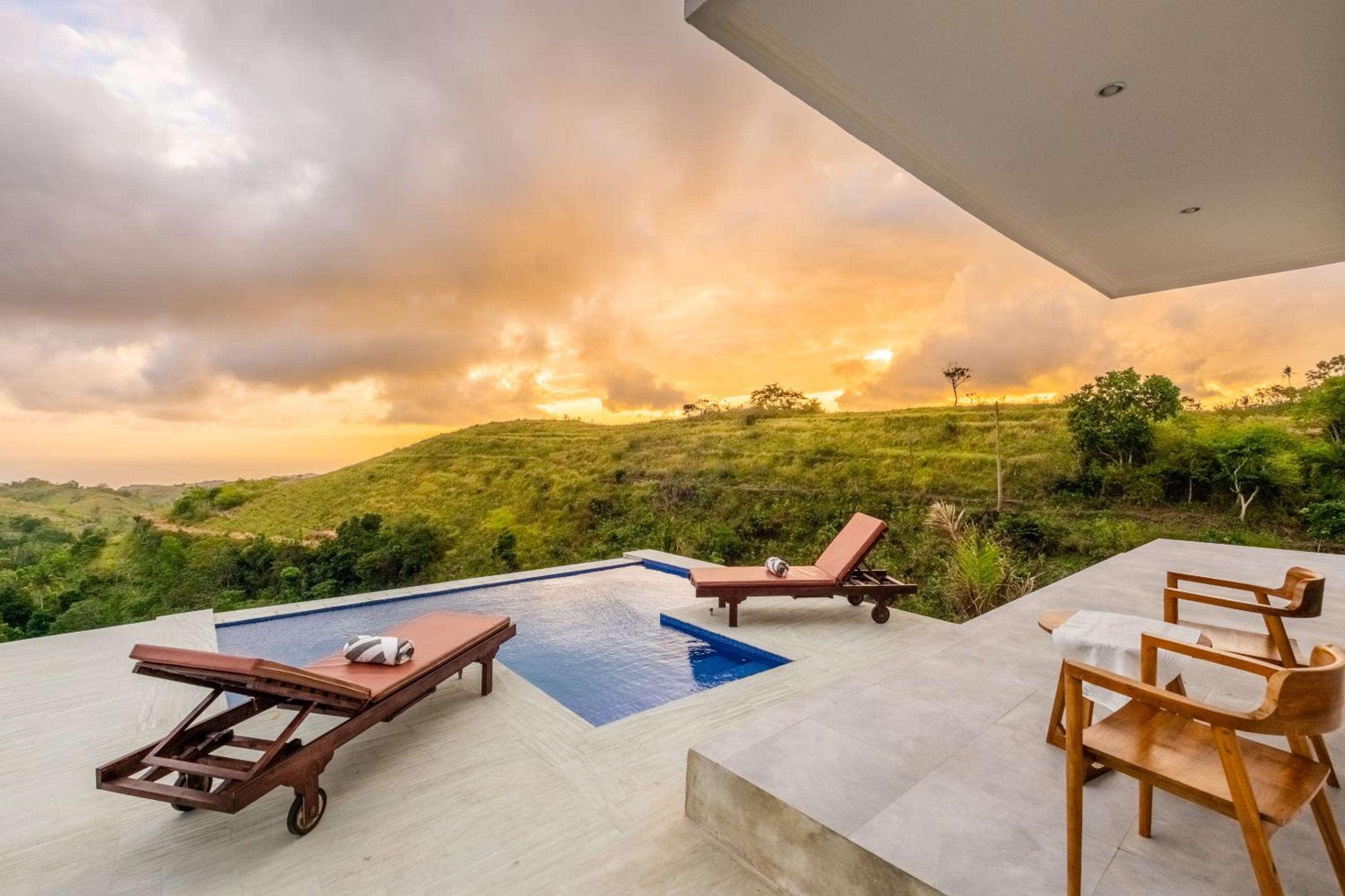 Deluxe Suite with Private Pool - Photo 27