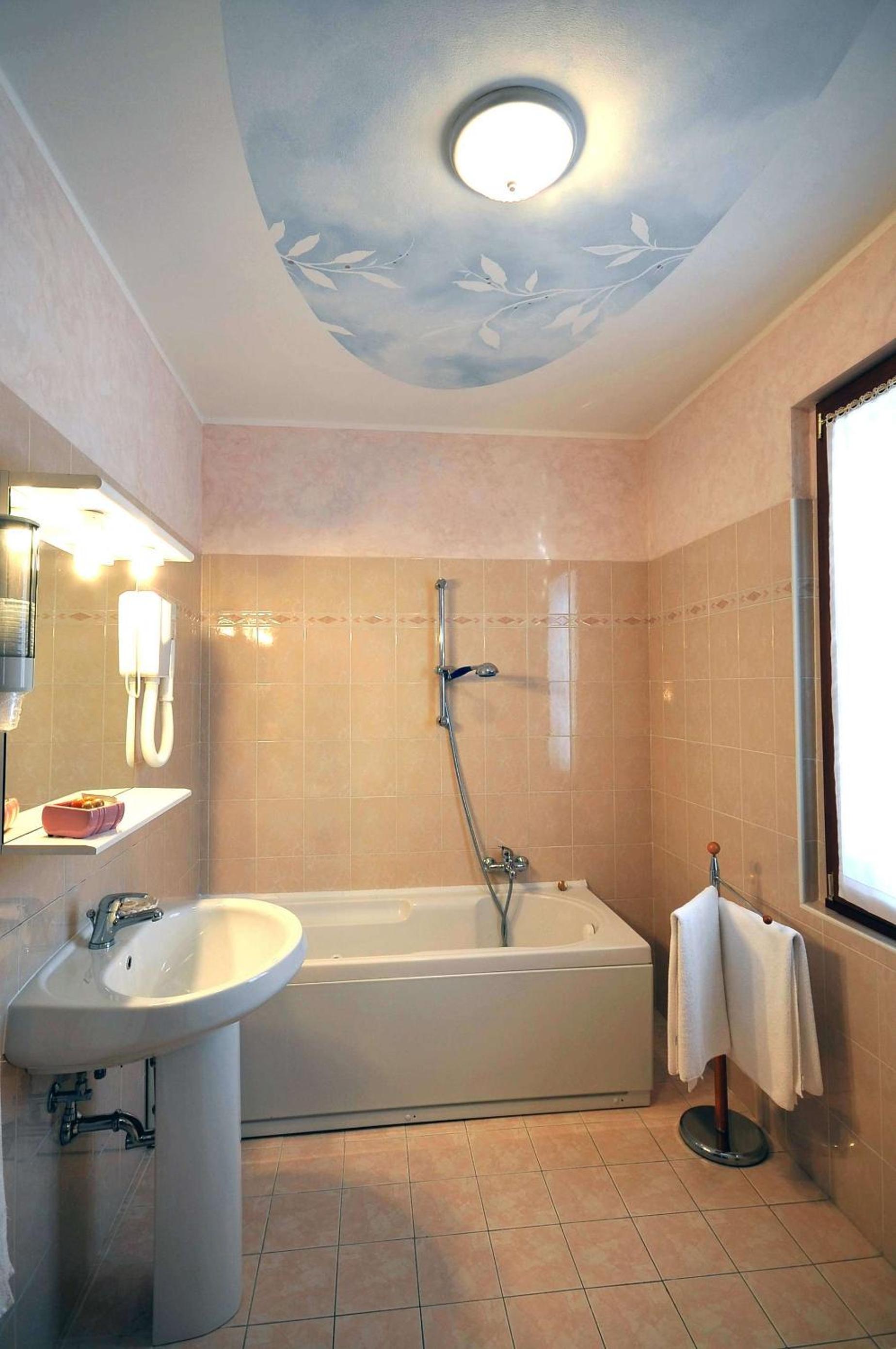 Double or Twin Room photo 3