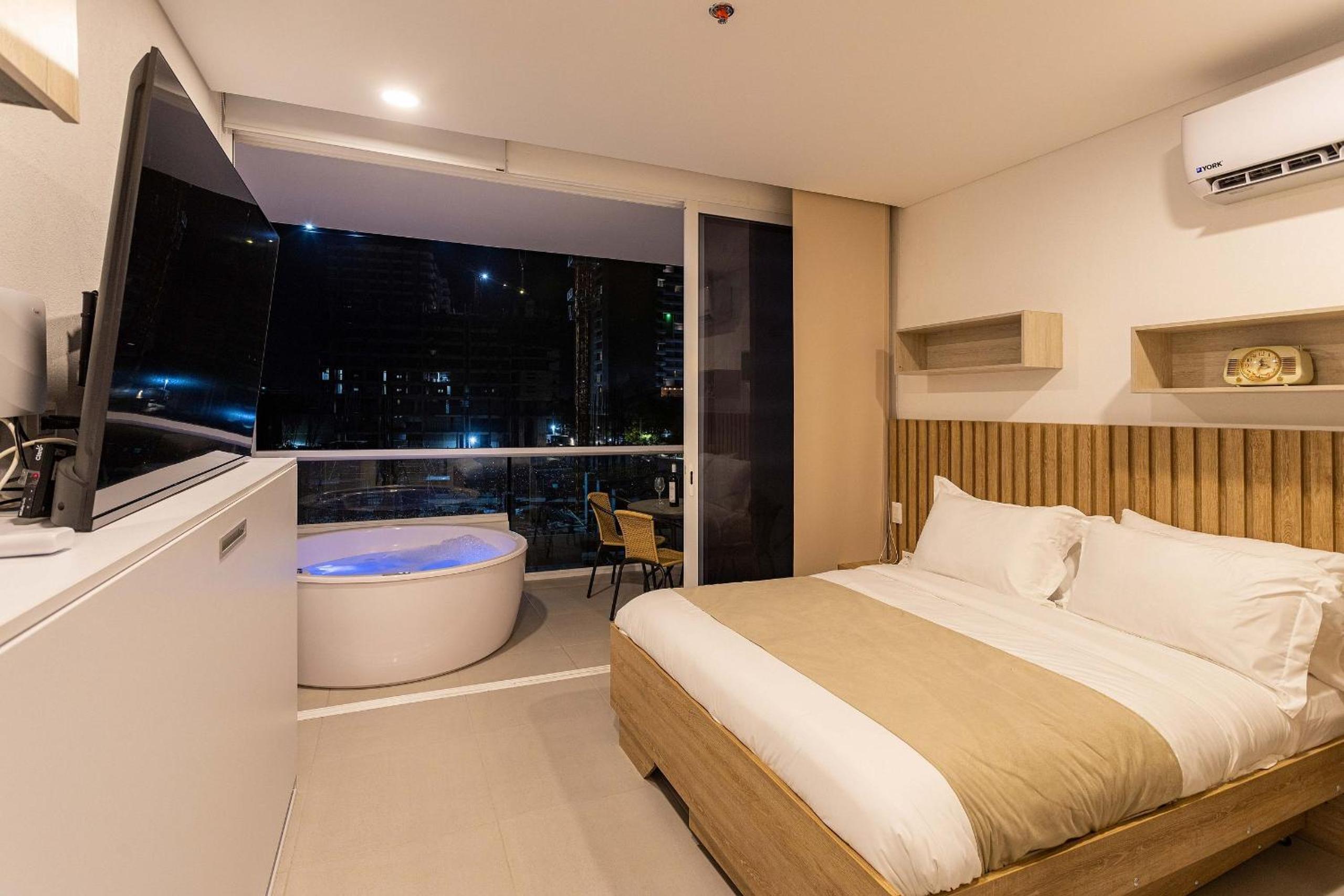 Suite with Hot Tub