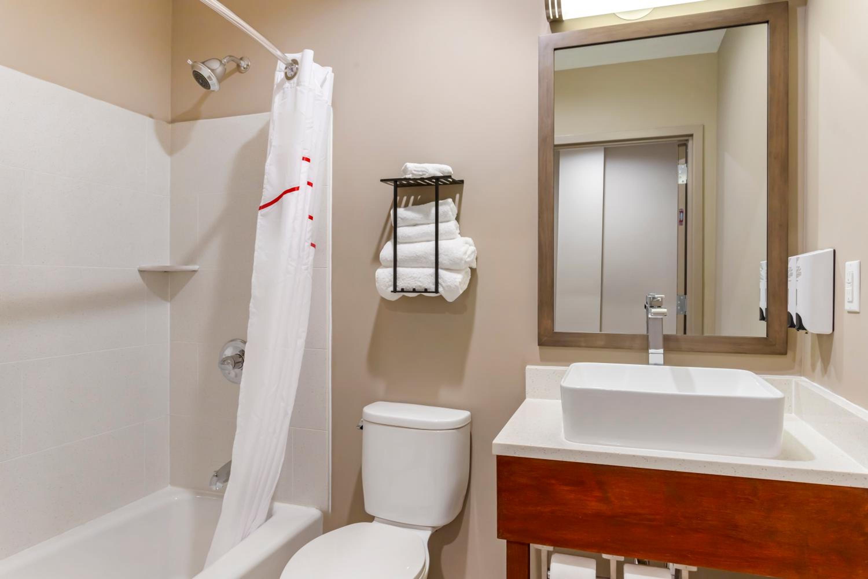 Premium Room with Two Queen Beds Smoke Free (Upgraded Bedding and Snack Box) - Photo 3