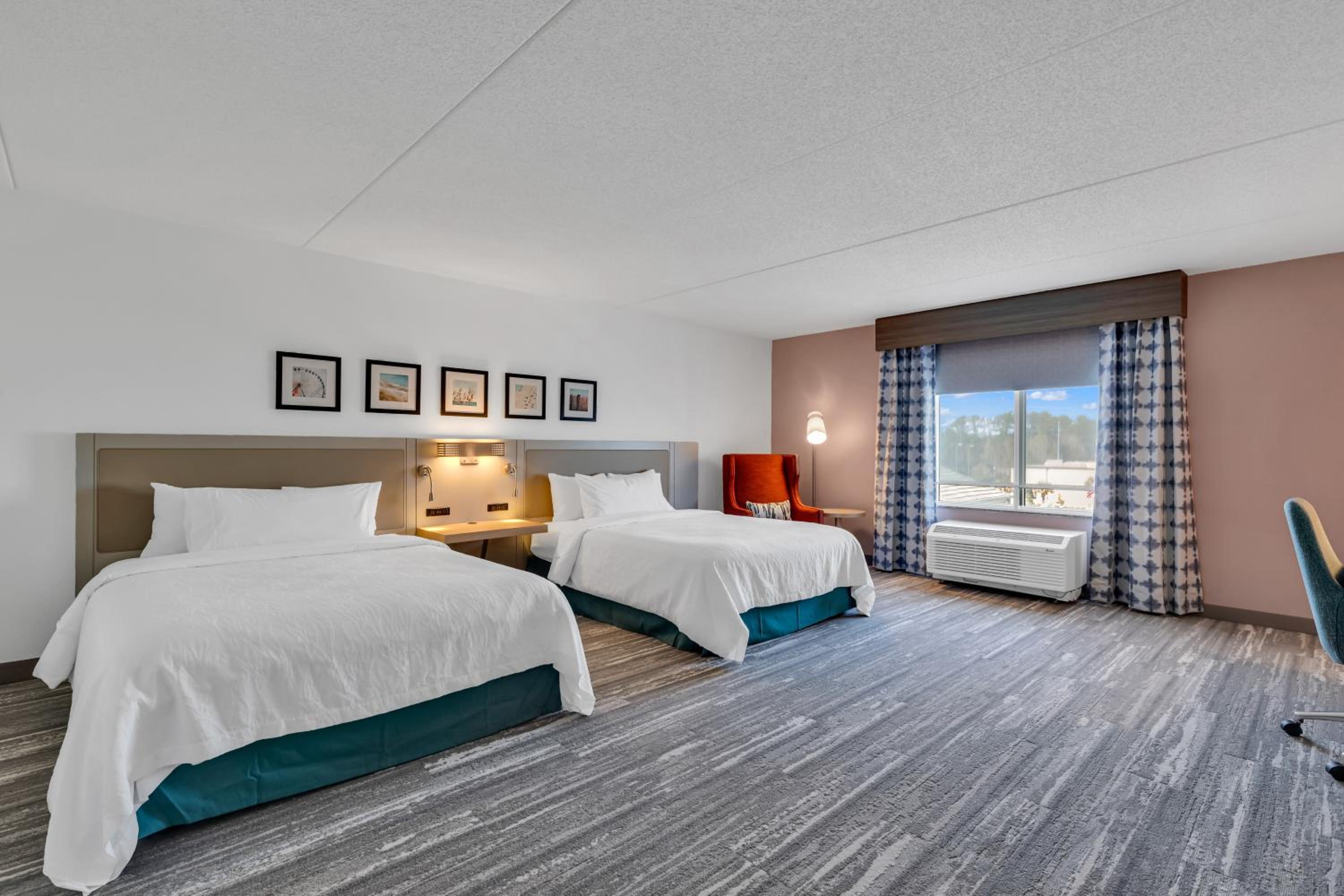 Premium Queen Room with Two Queen Beds - Photo 2